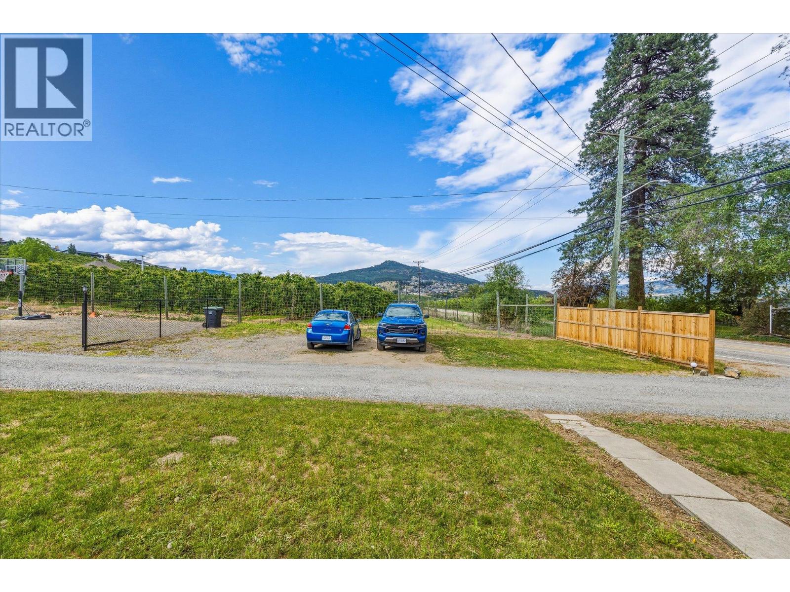 11592 Okanagan Centre Road E