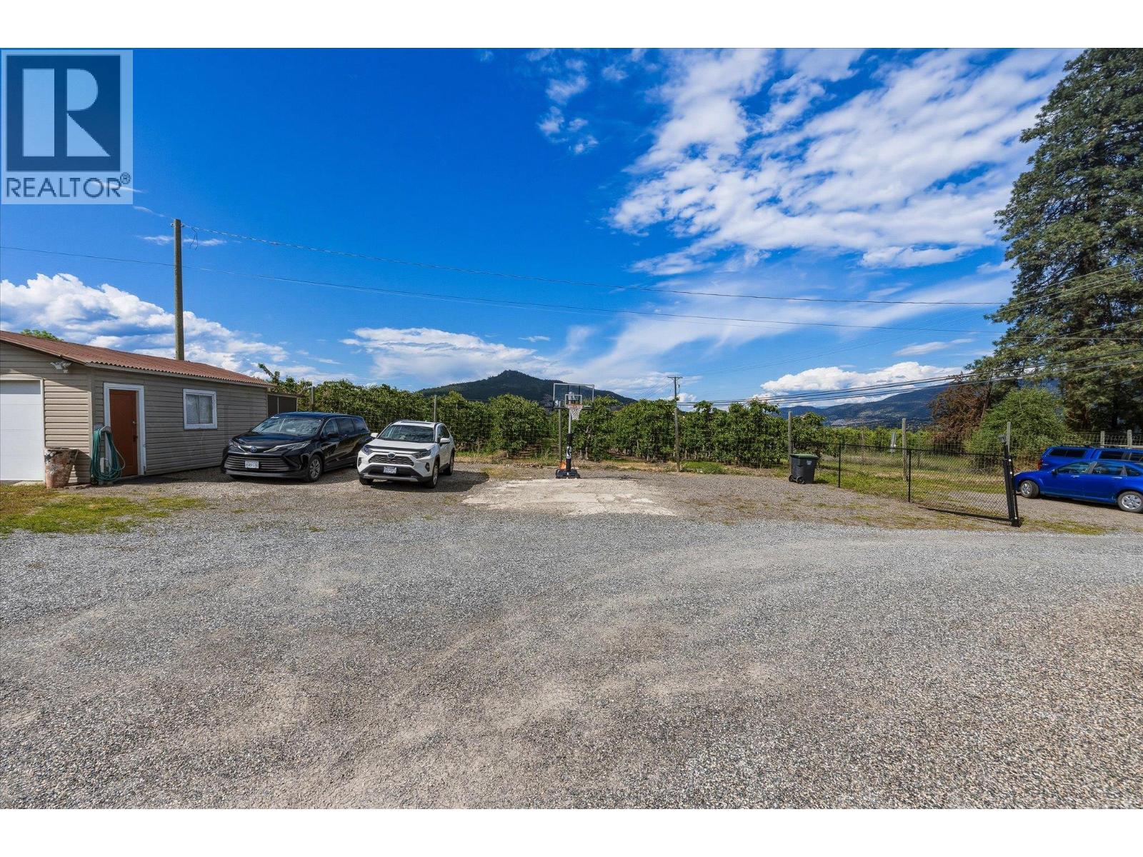 11592 Okanagan Centre Road E
