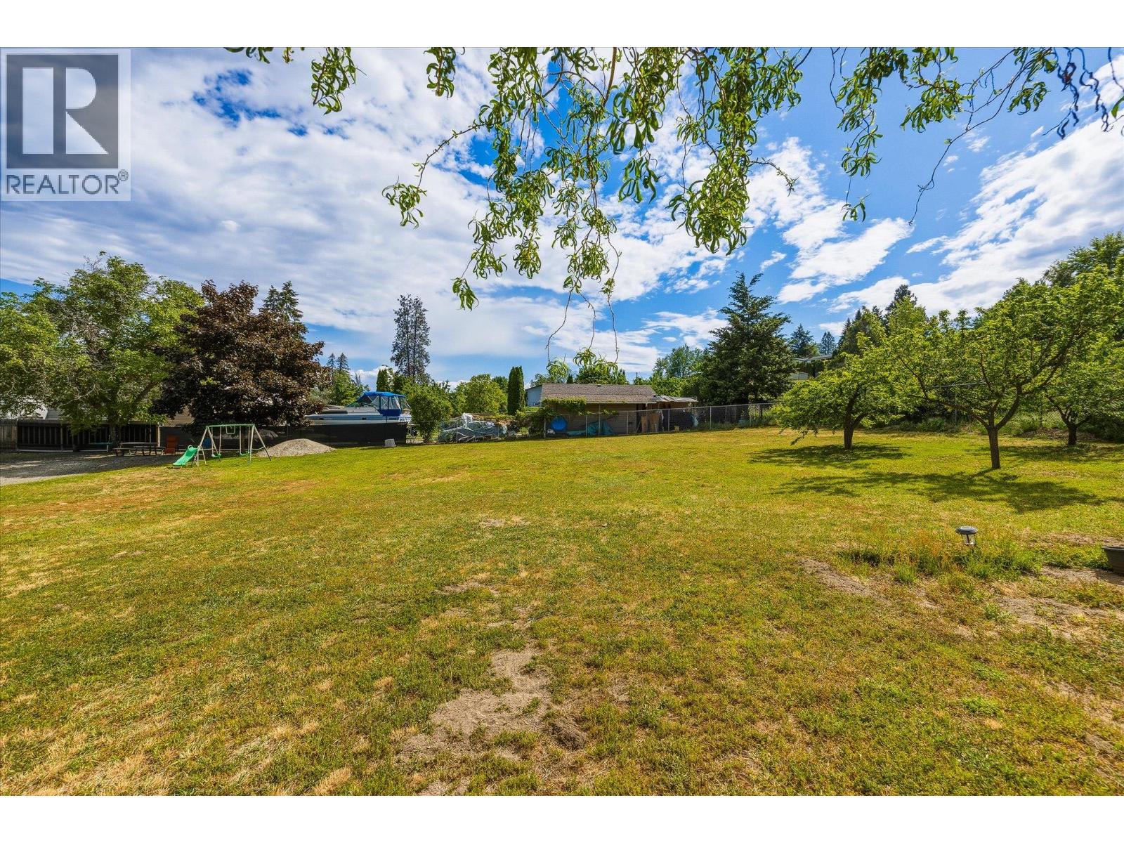11592 Okanagan Centre Road E