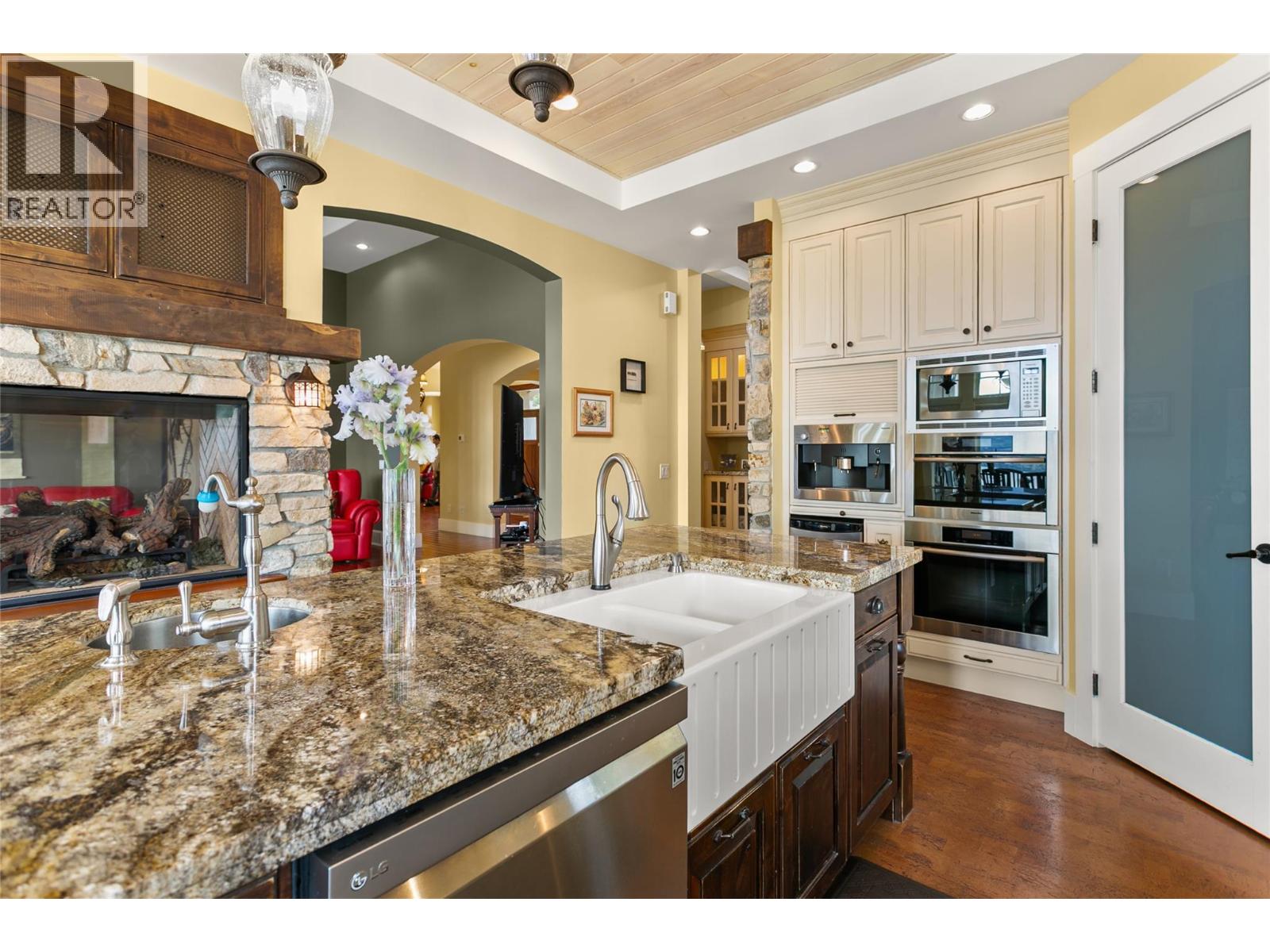 3298 Shiraz Court