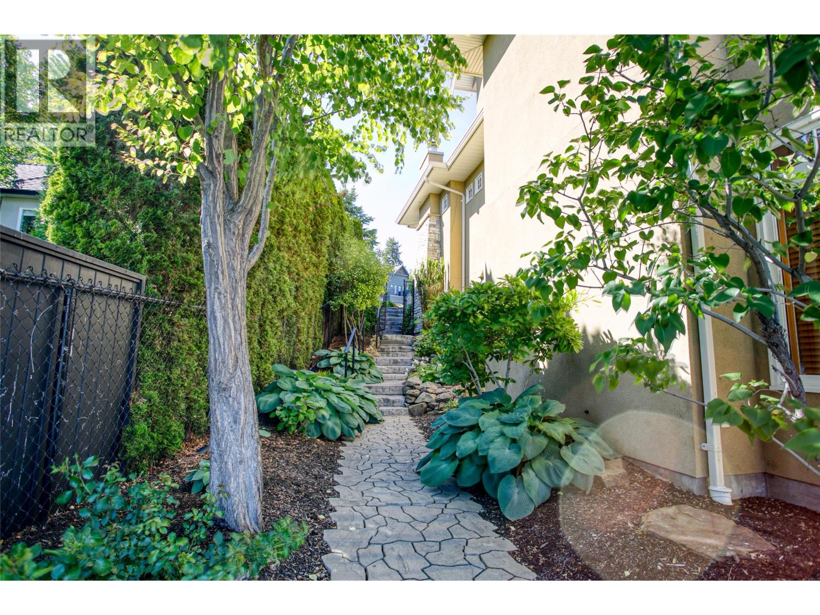 3298 Shiraz Court