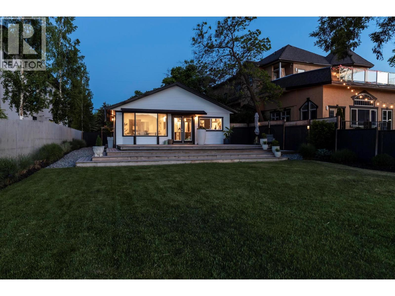 832 Manhattan Drive