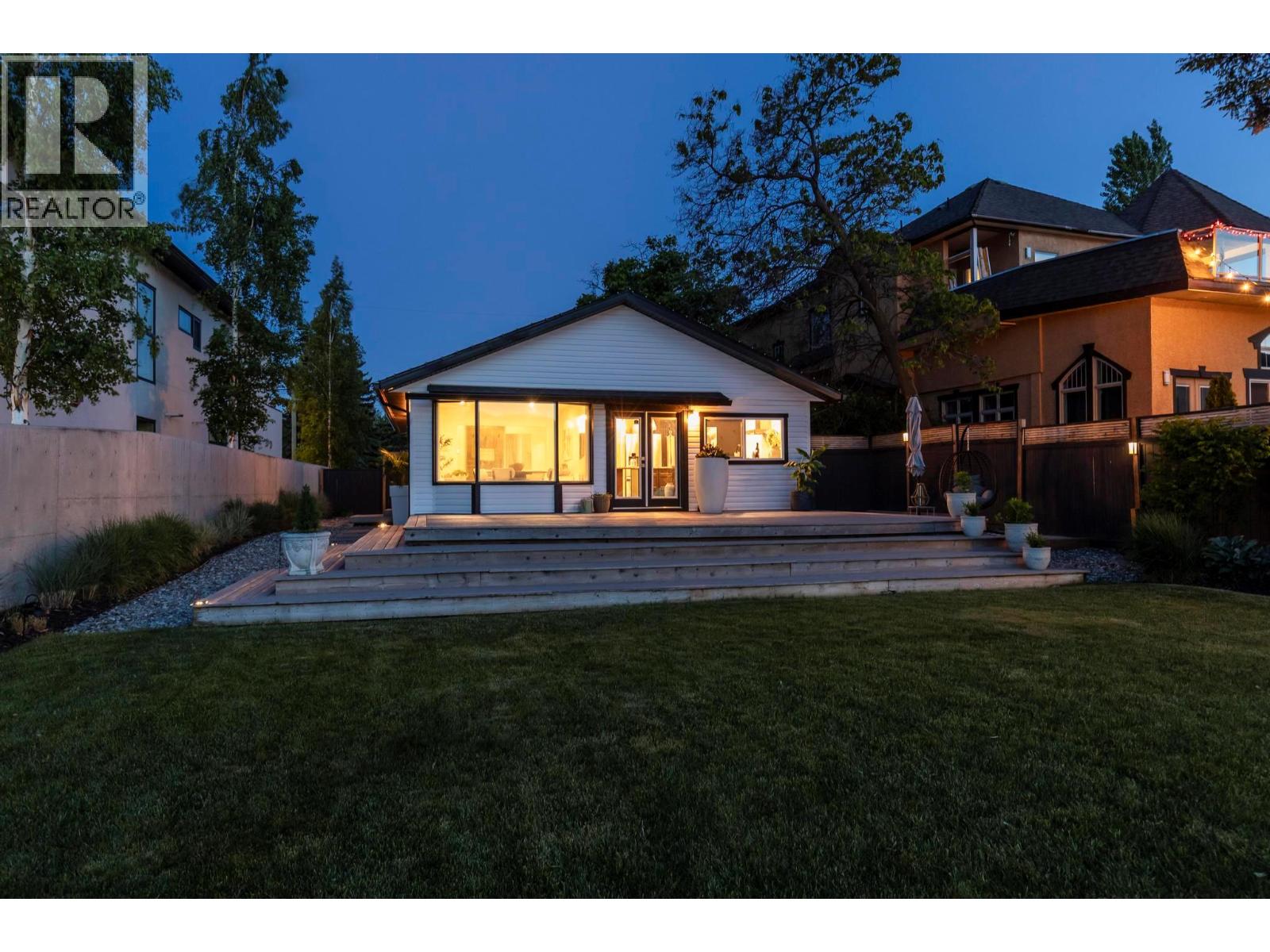 832 Manhattan Drive