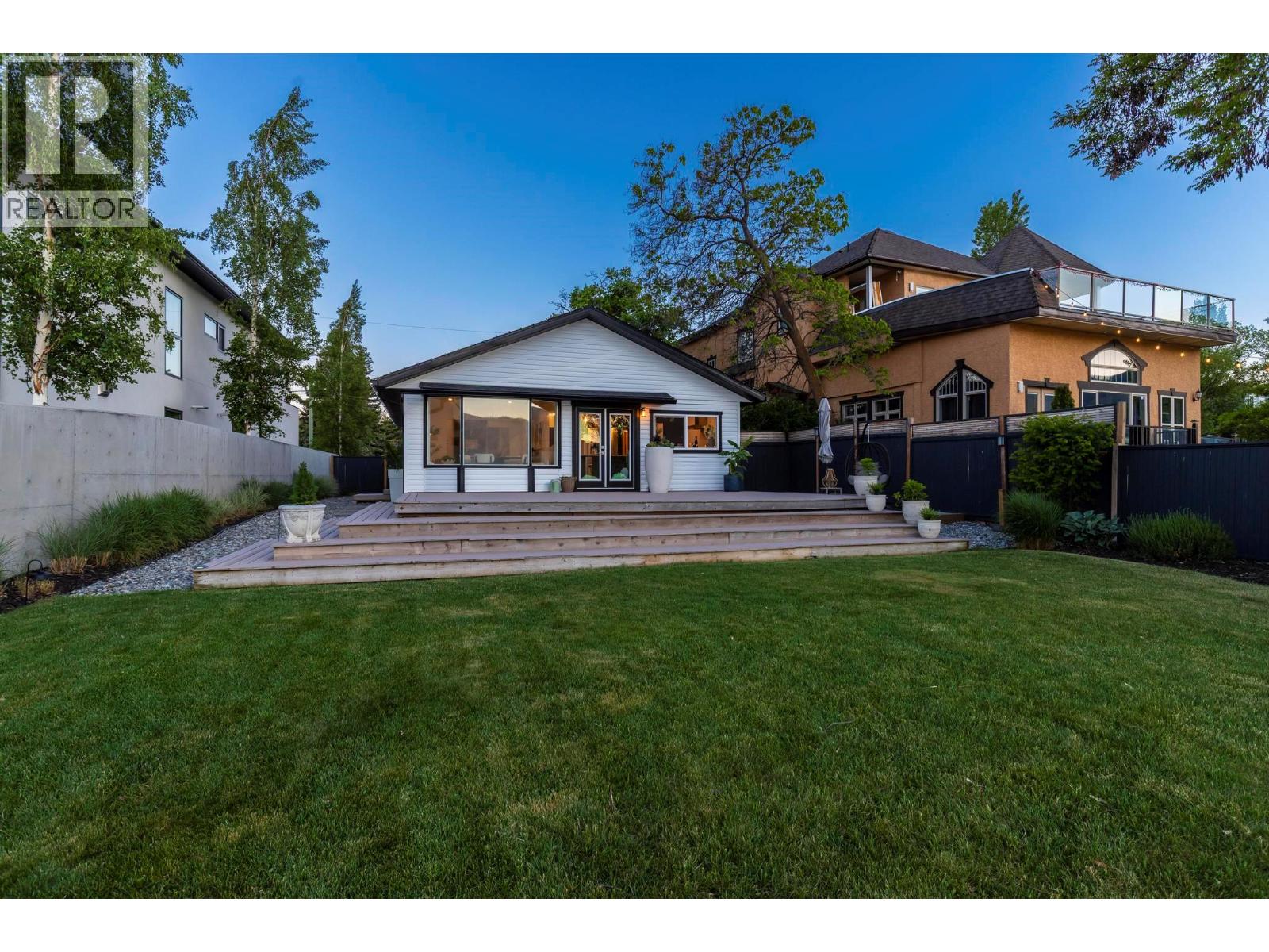 832 Manhattan Drive