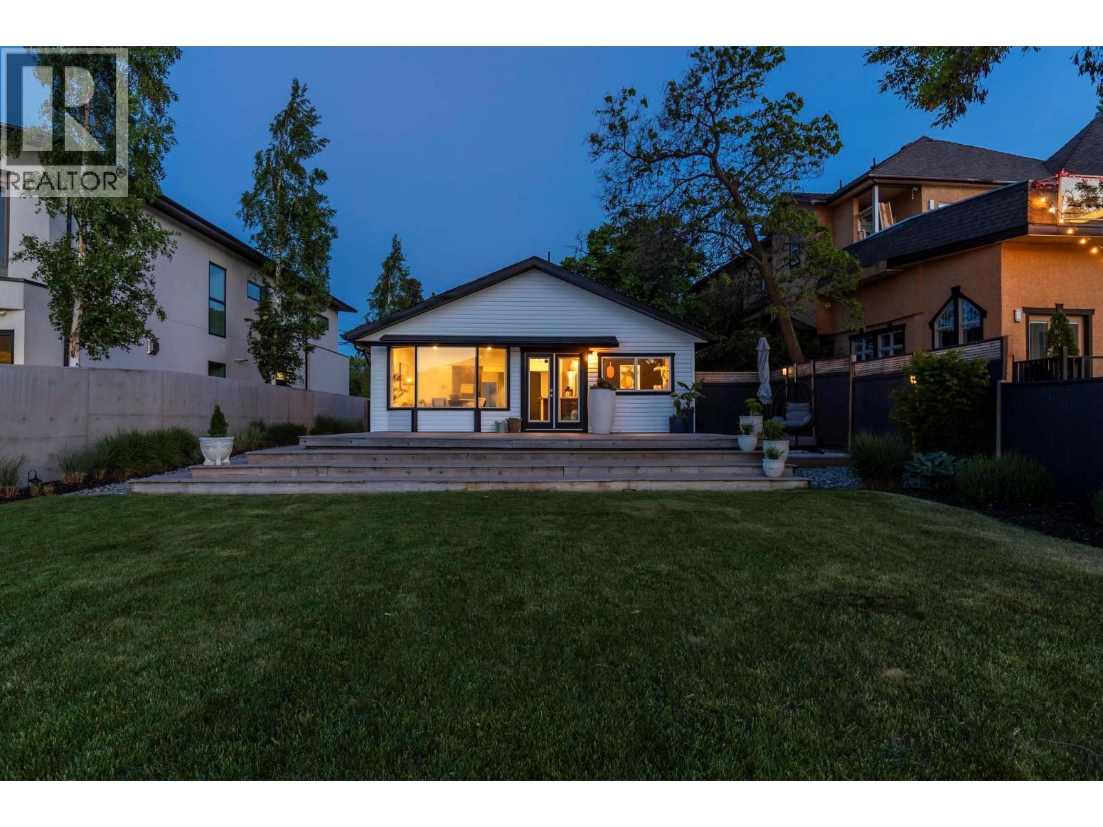 832 Manhattan Drive