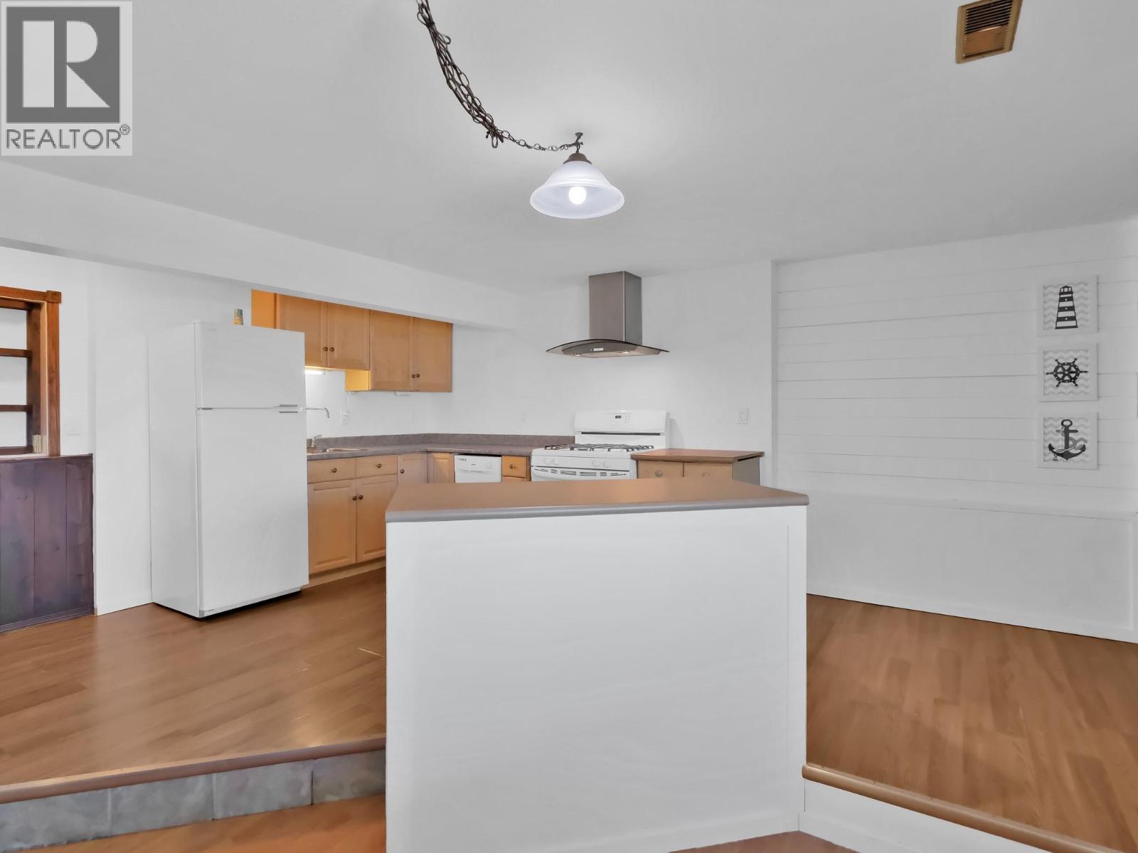 1108 Menu Road
