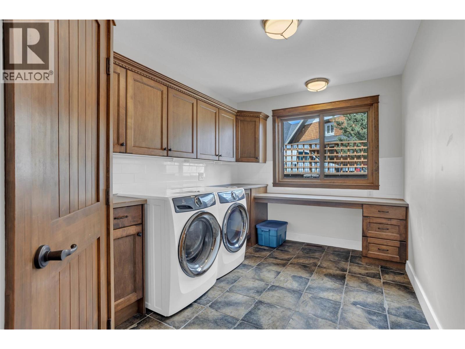 1208 Peak Point Drive