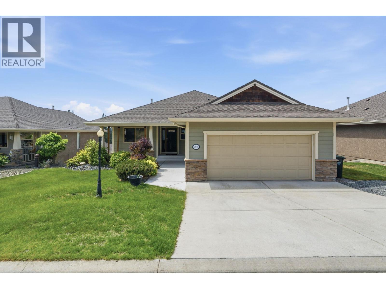 3516 Camelback Drive