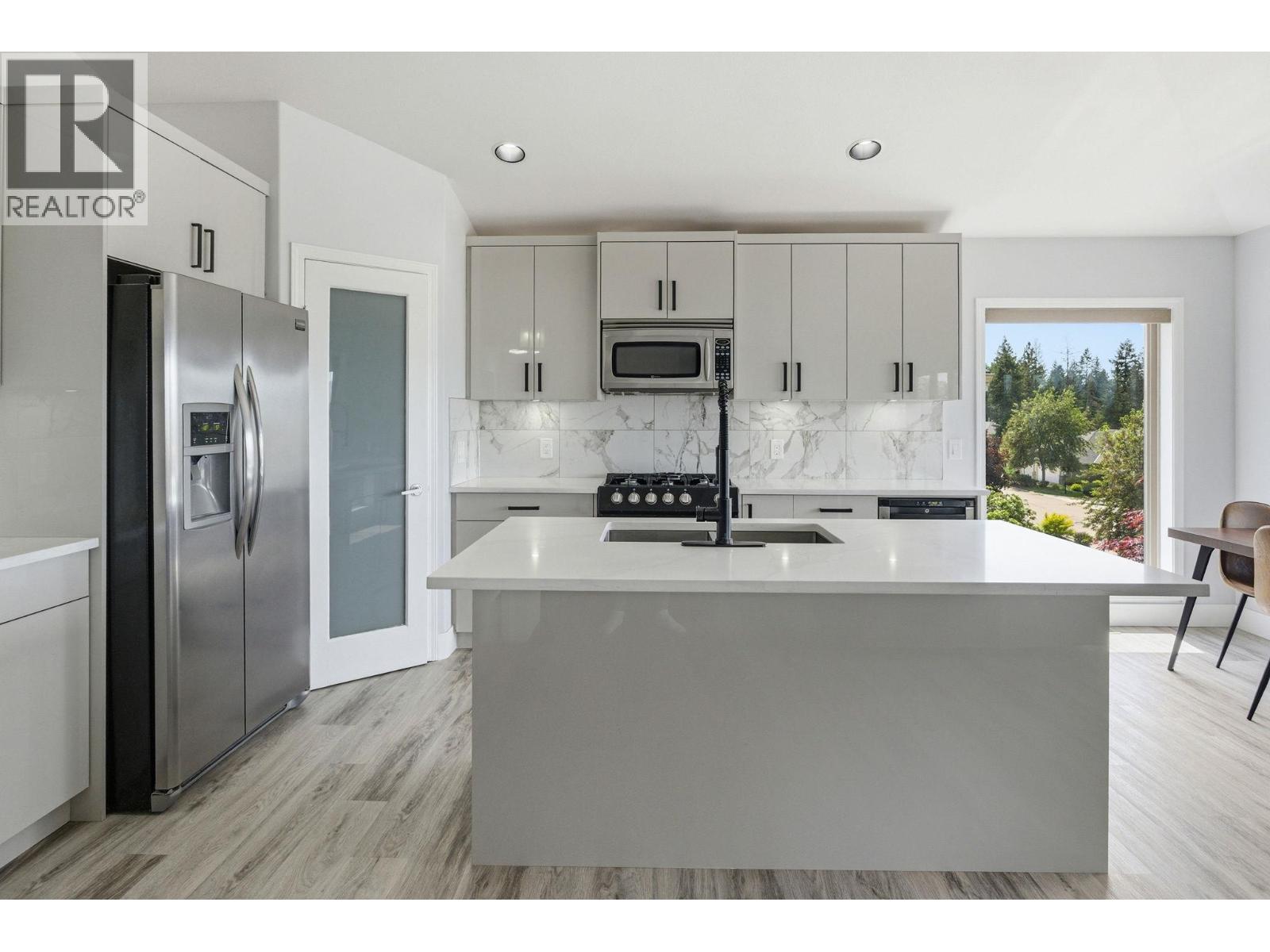 3516 Camelback Drive