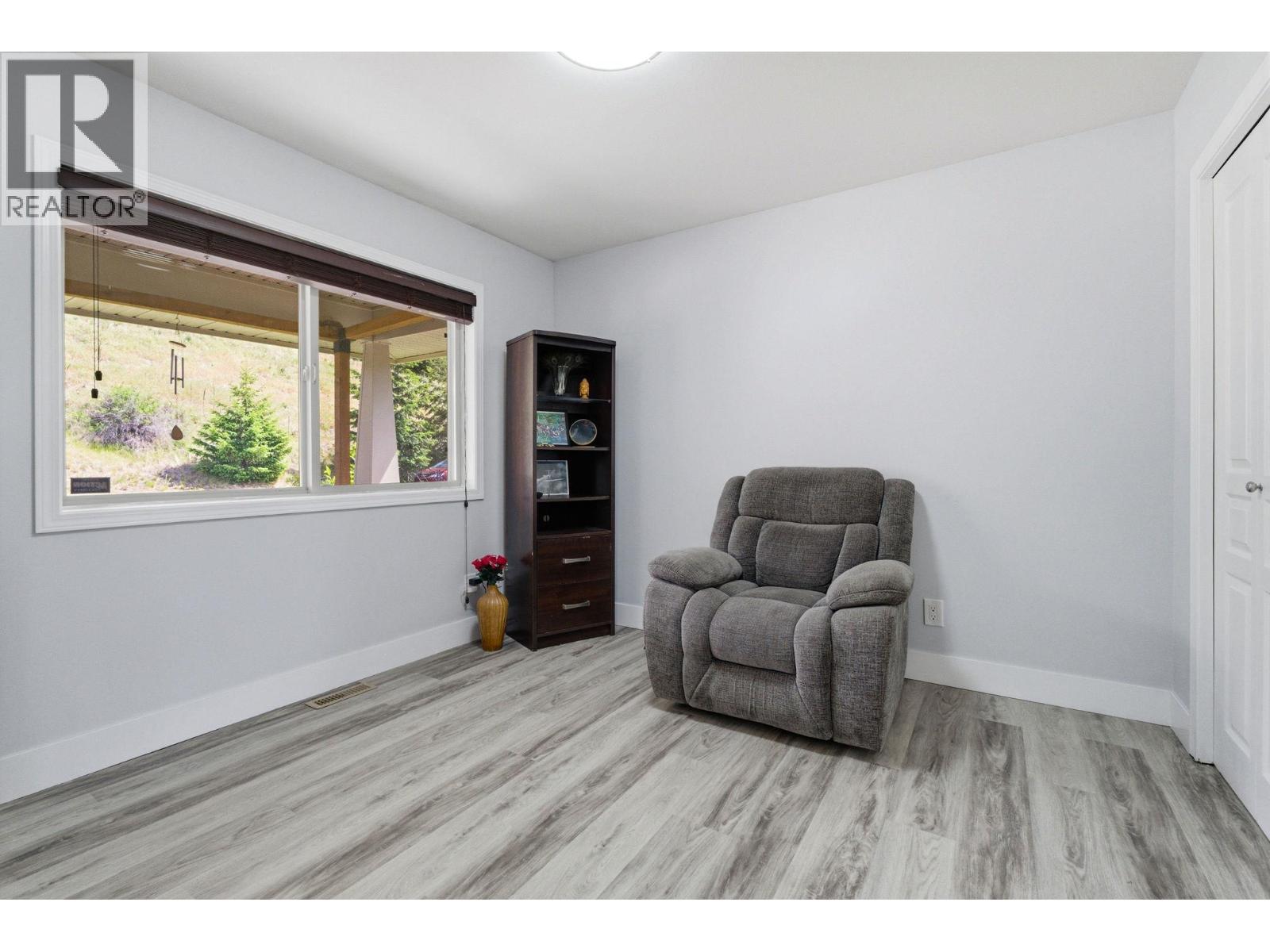 3516 Camelback Drive