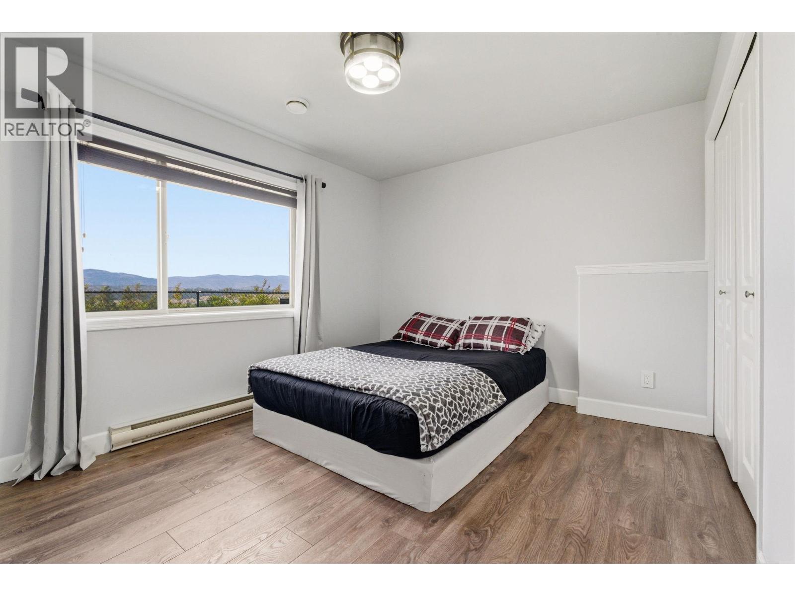 3516 Camelback Drive