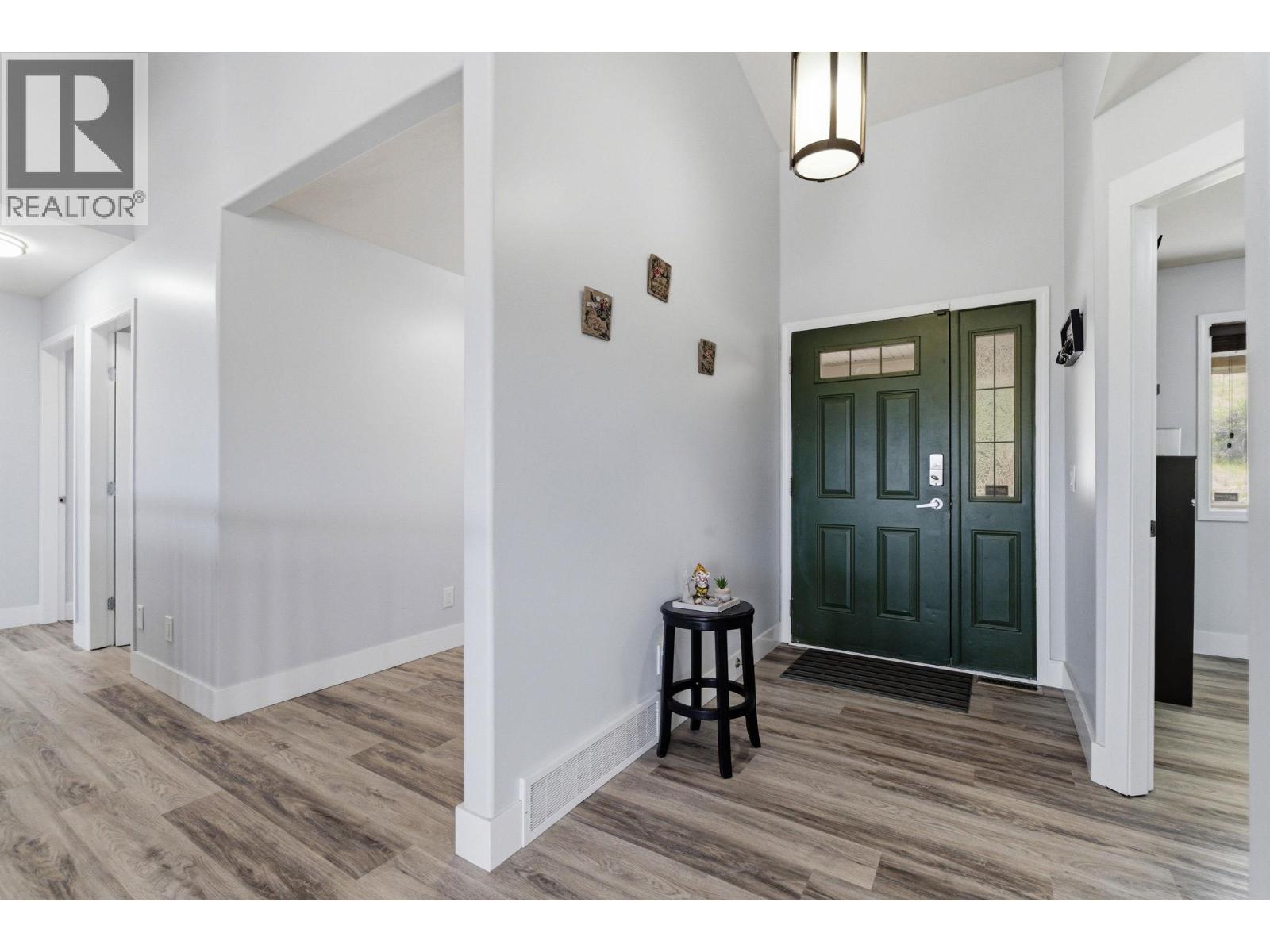 3516 Camelback Drive