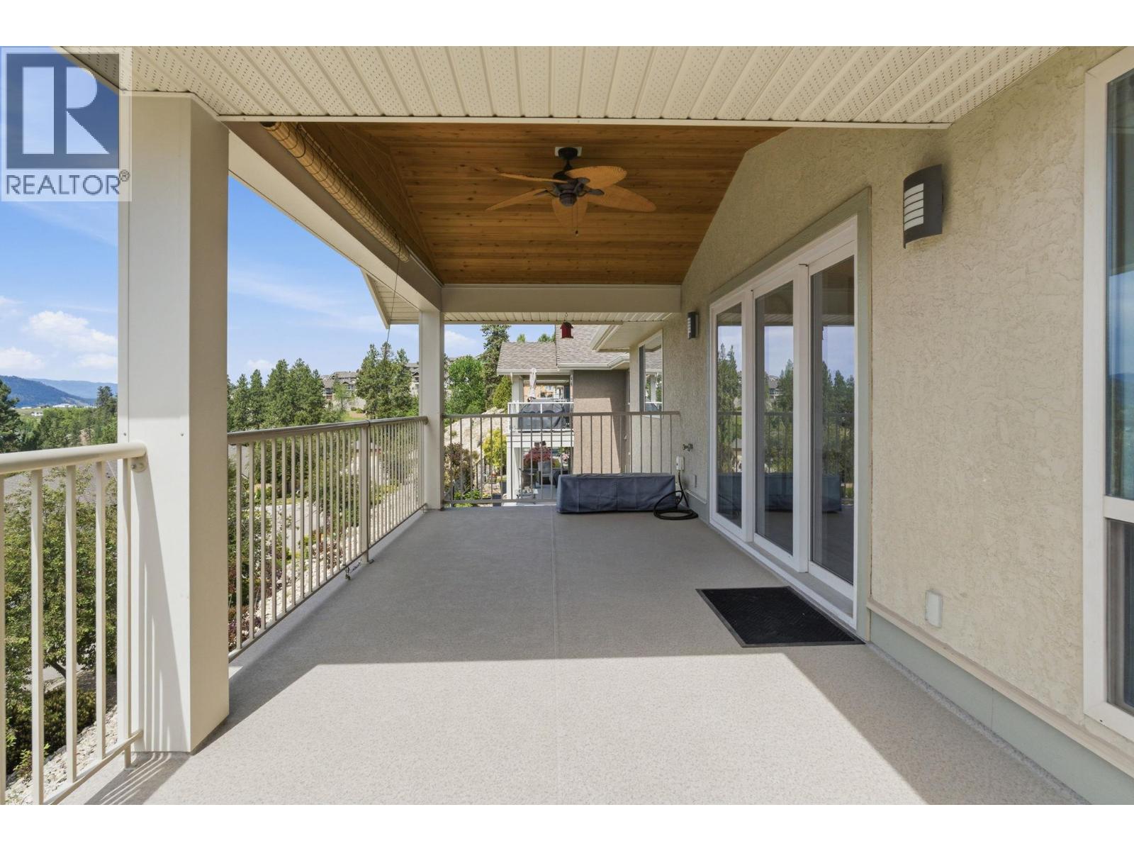 3516 Camelback Drive