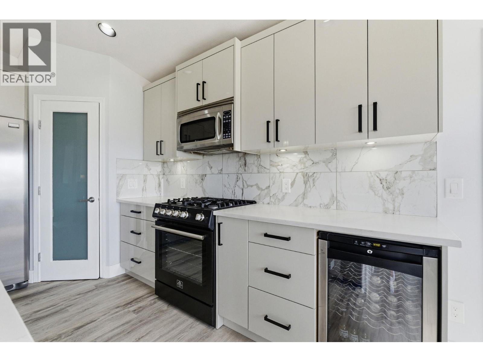 3516 Camelback Drive