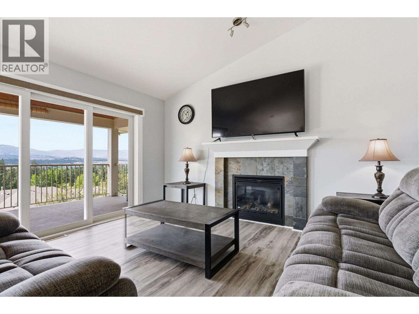 3516 Camelback Drive