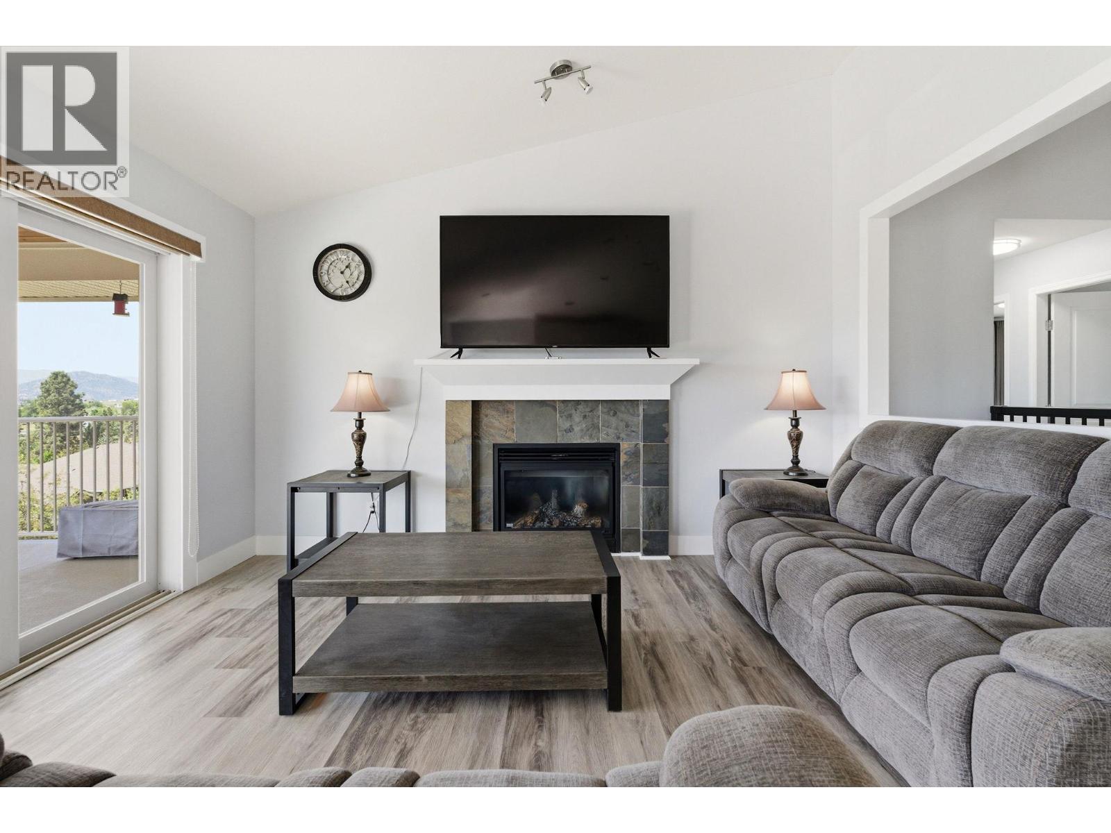 3516 Camelback Drive
