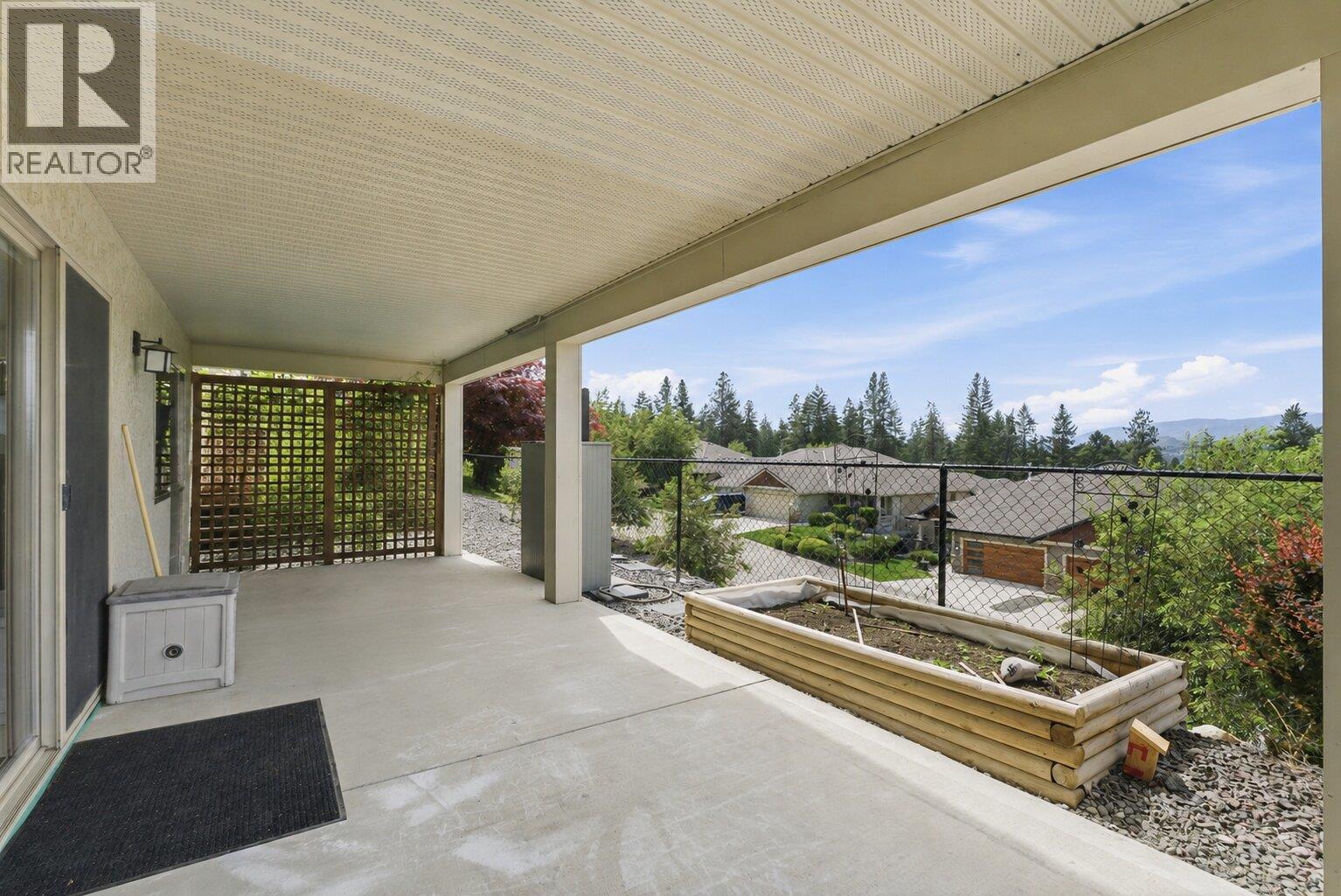 3516 Camelback Drive