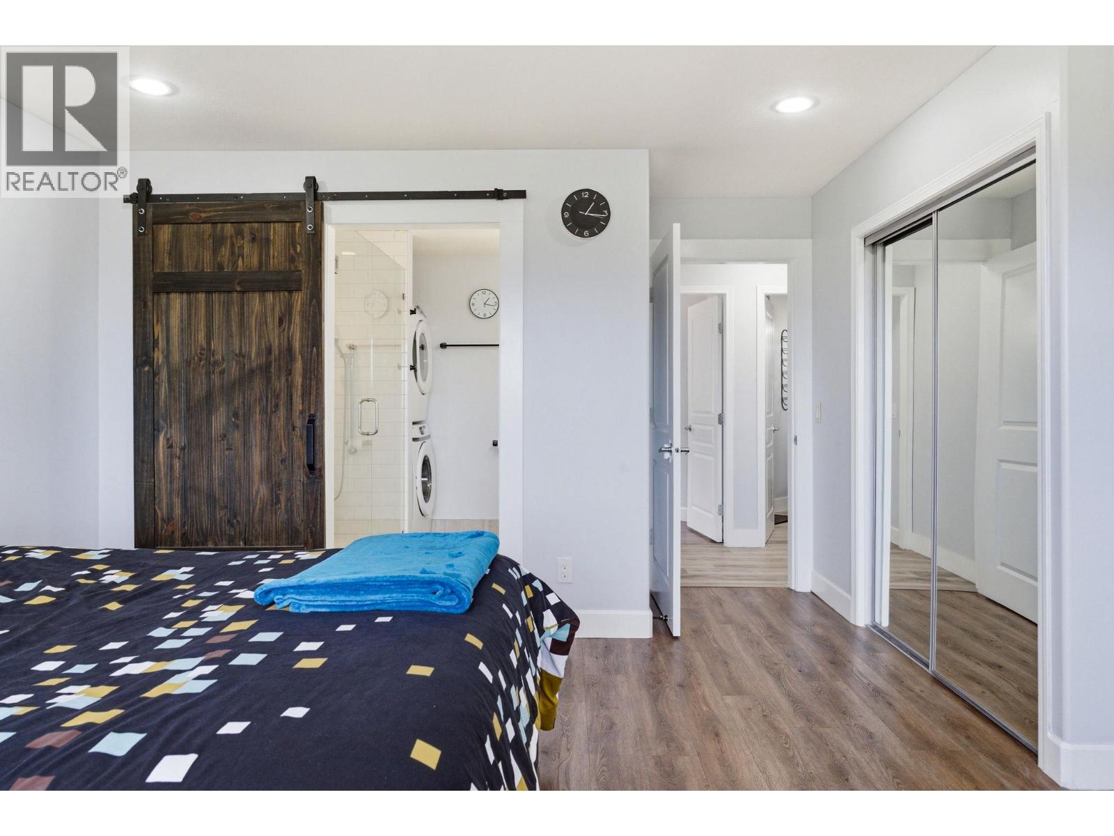 3516 Camelback Drive