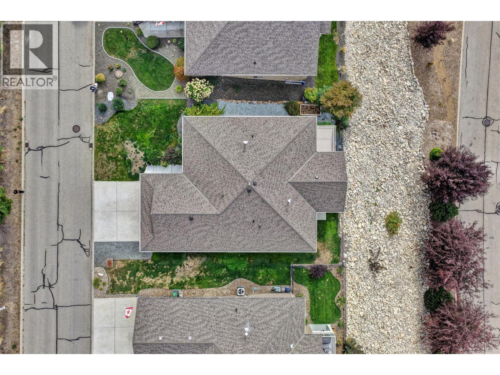 3516 Camelback Drive