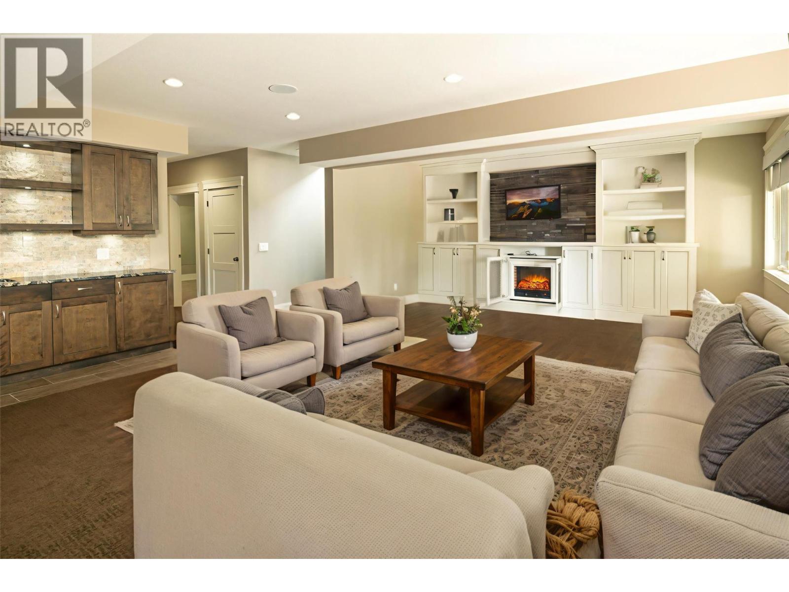 4149 Gallaghers Fairway S