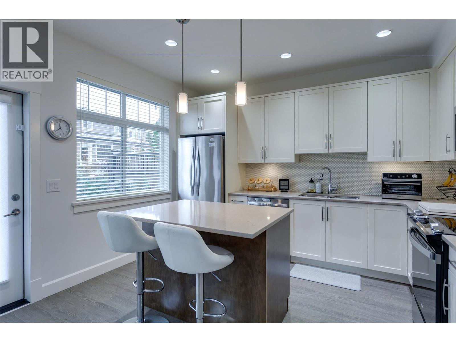 12875 Lake Hill Lane