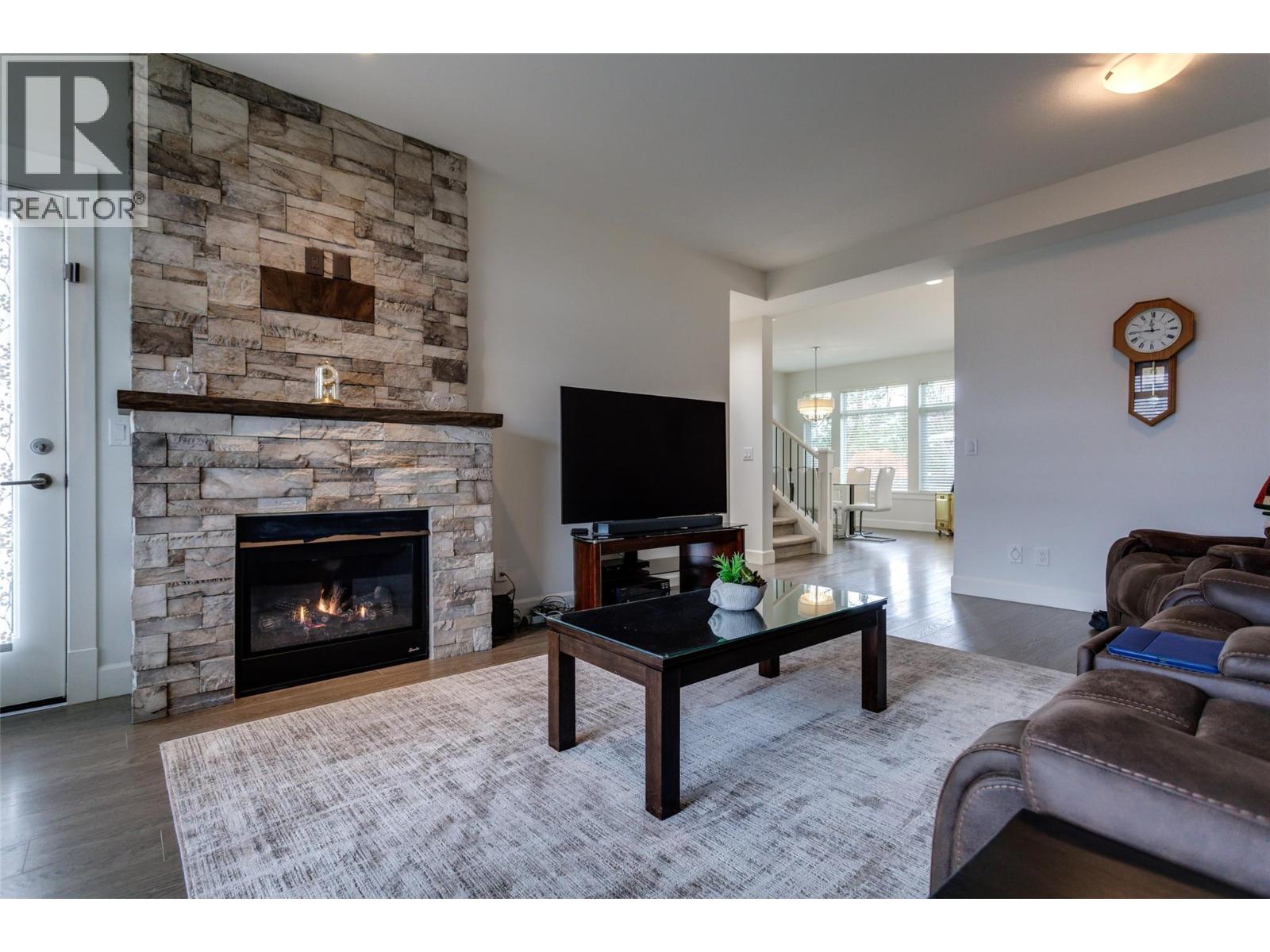12875 Lake Hill Lane