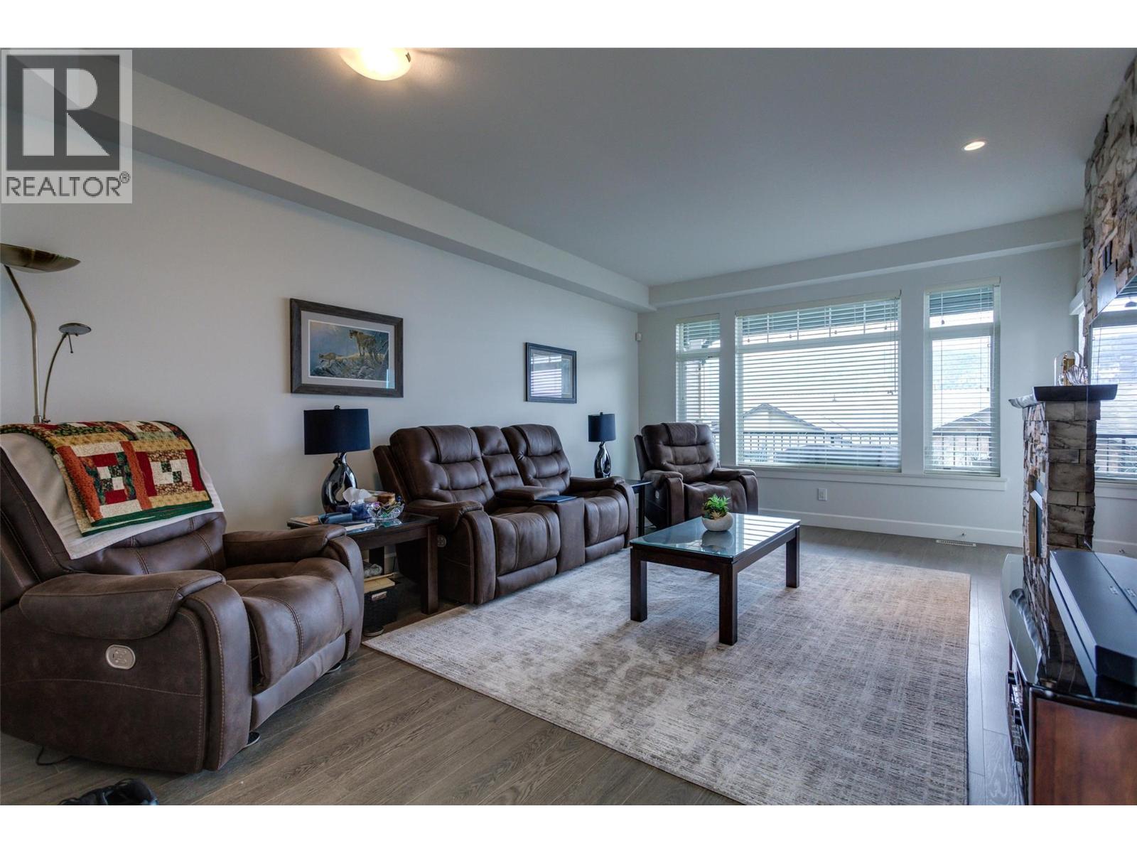 12875 Lake Hill Lane
