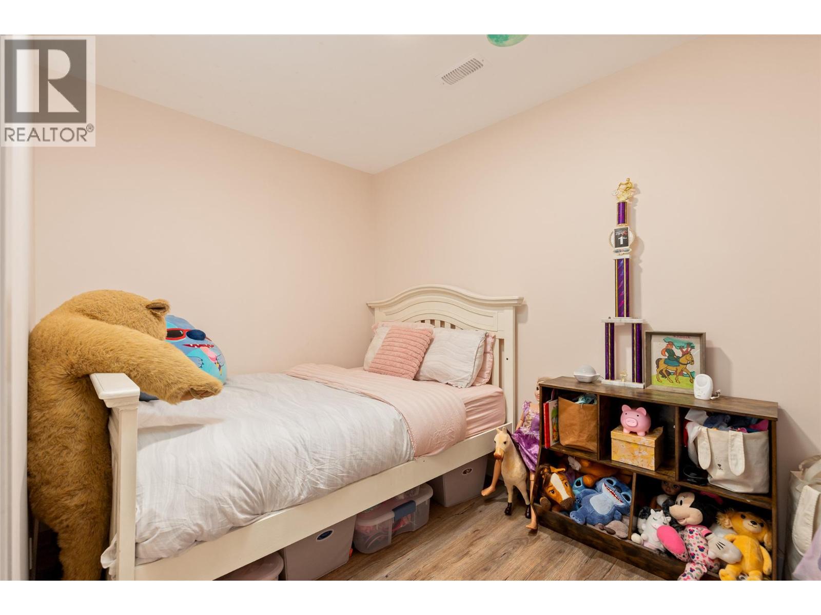 5757 Upper Booth Road N