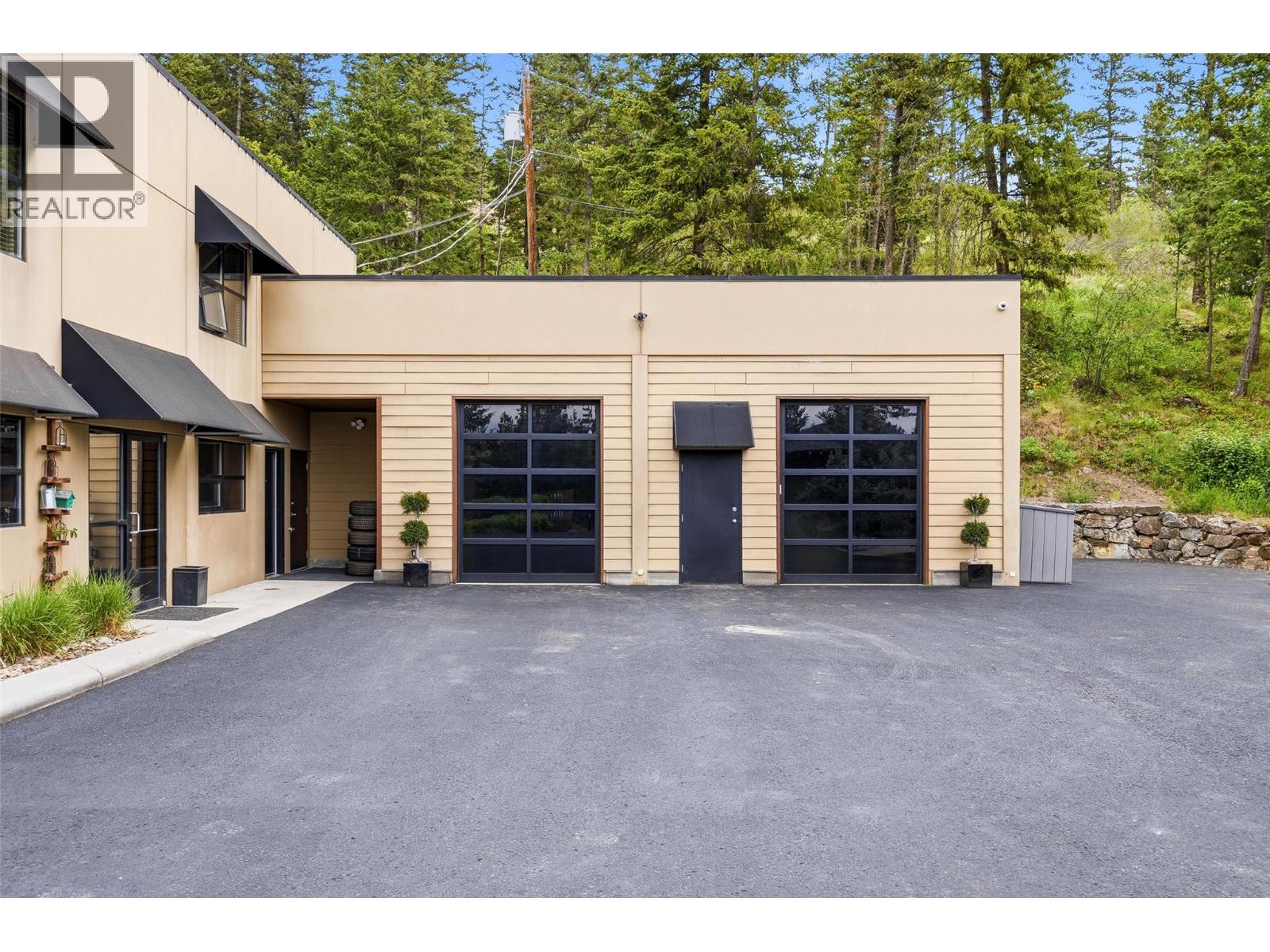 5757 Upper Booth Road N