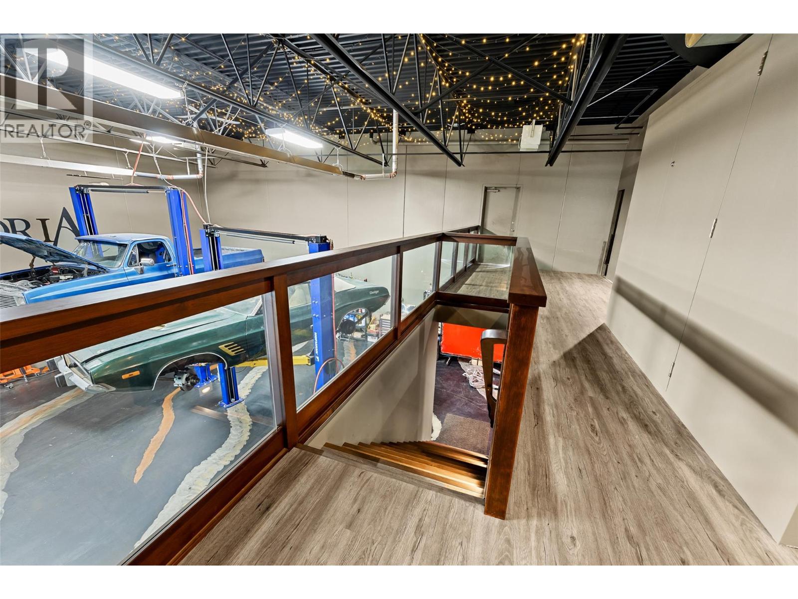 5757 Upper Booth Road N