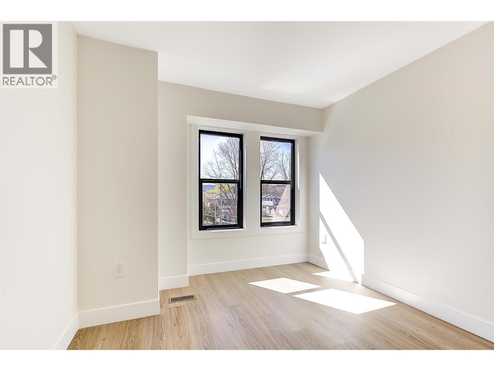 3590 Redecopp Road Unit# 4