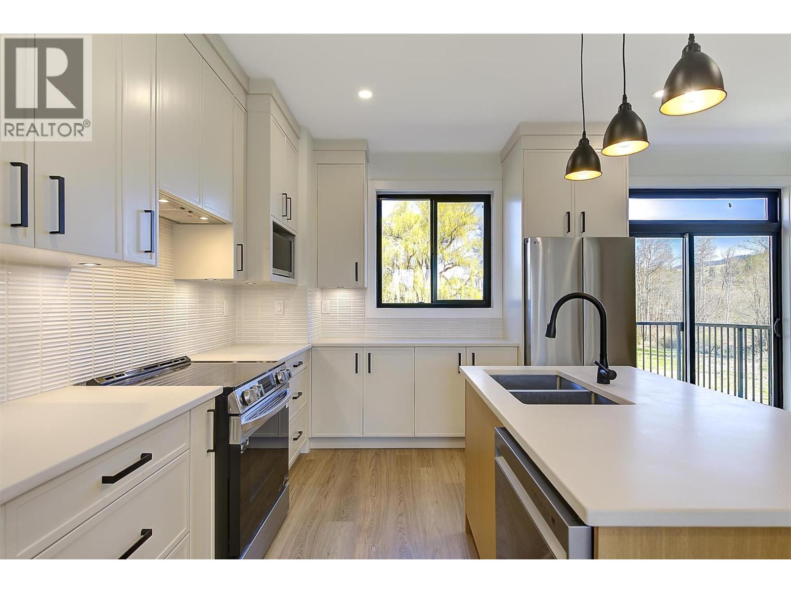 3590 Redecopp Road Unit# 4