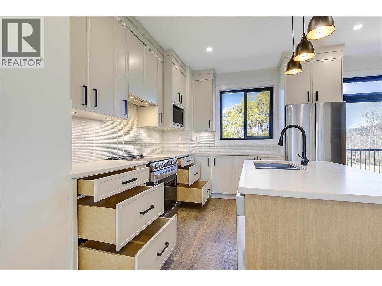 3590 Redecopp Road Unit# 4