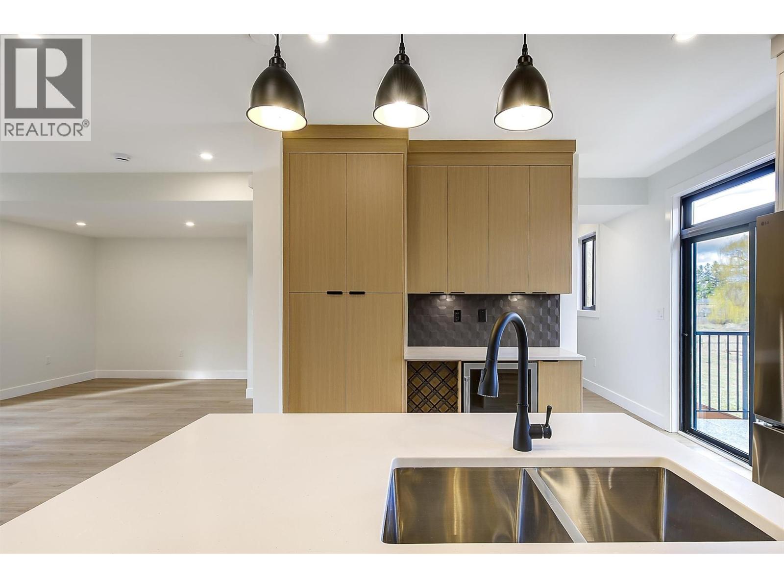 3590 Redecopp Road Unit# 6