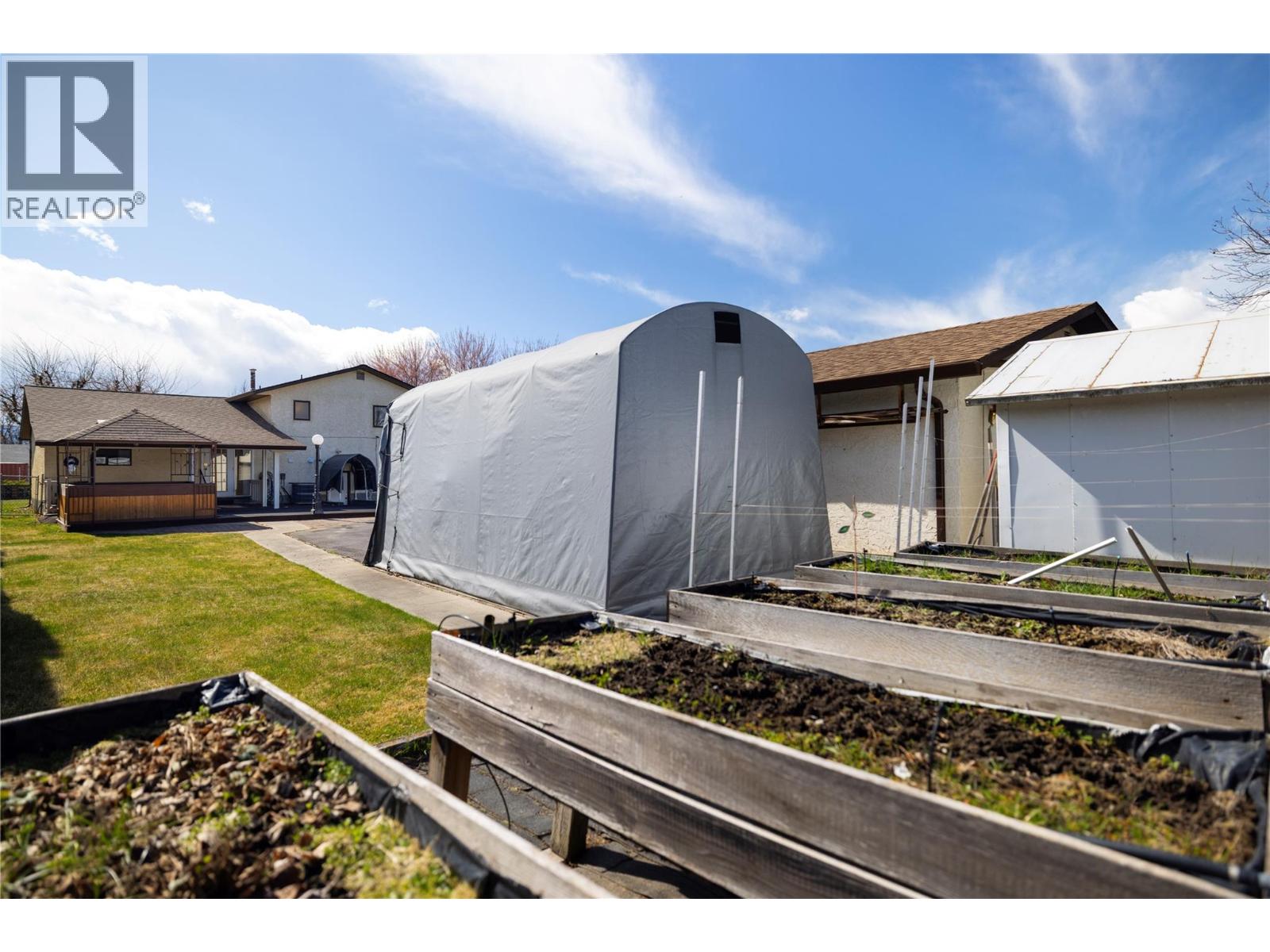 250 Hillaby Avenue