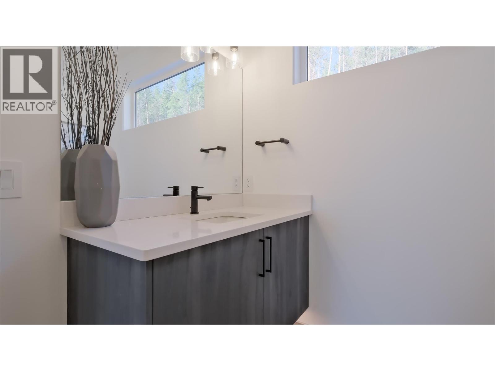 9201 Okanagan Centre Road W Unit# 20