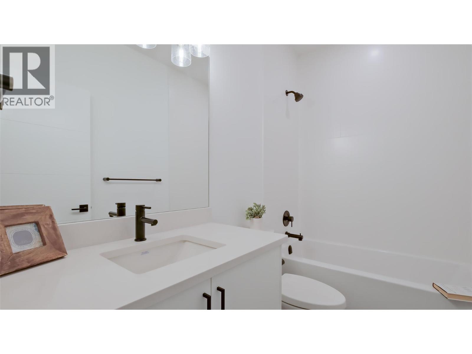9201 Okanagan Centre Road W Unit# 20