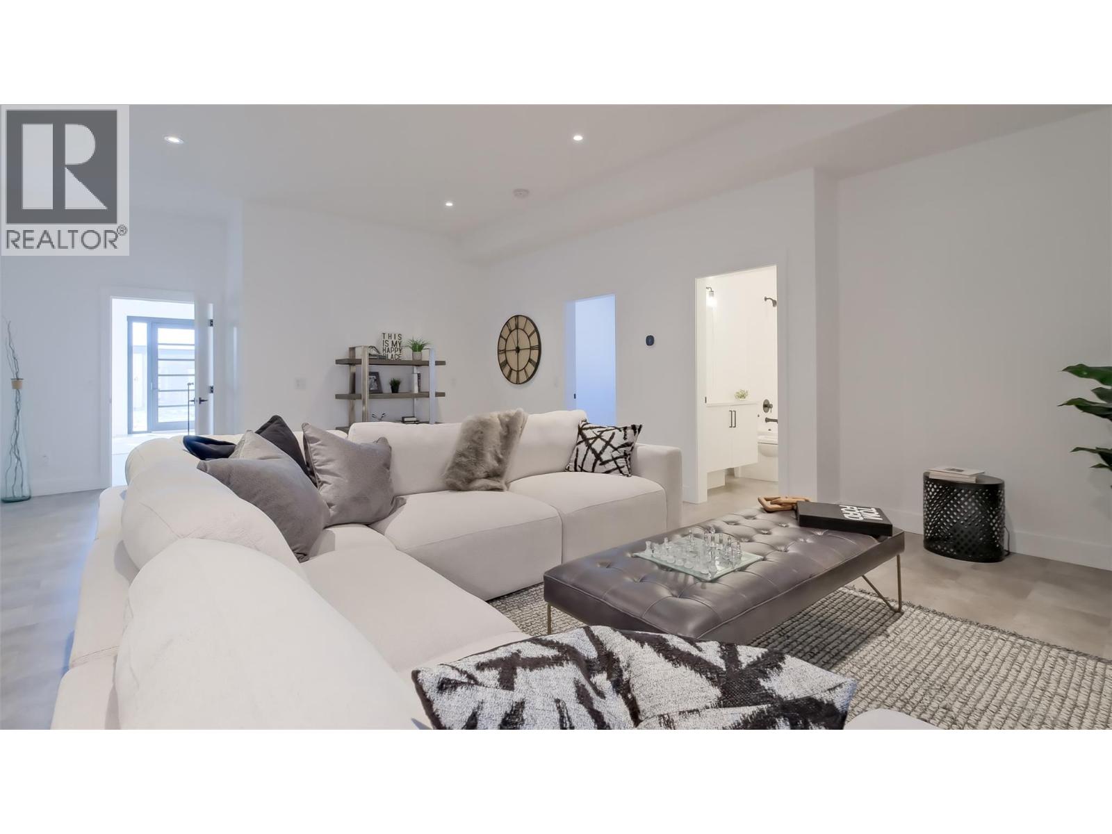 9201 Okanagan Centre Road W Unit# 20