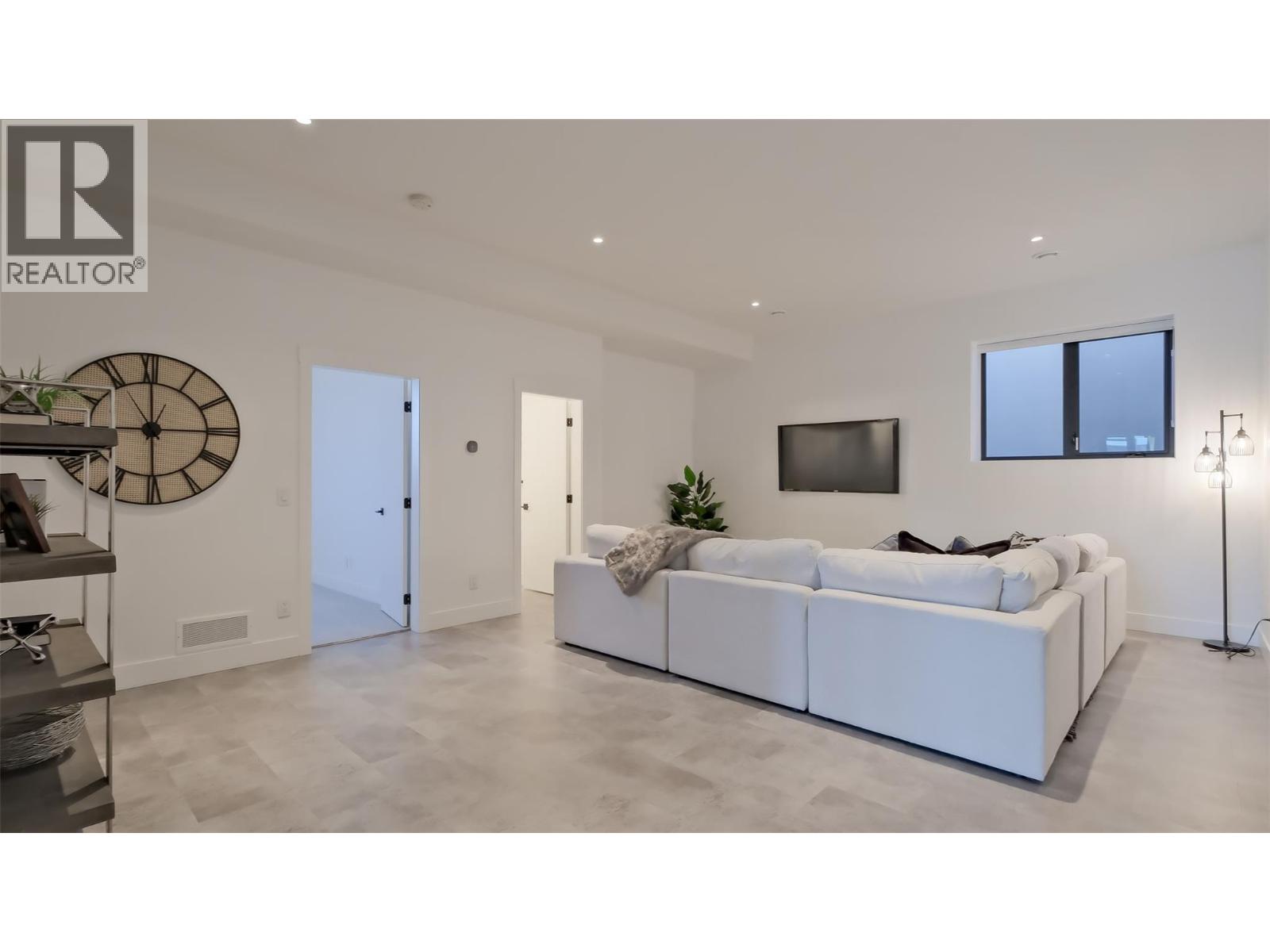 9201 Okanagan Centre Road W Unit# 20