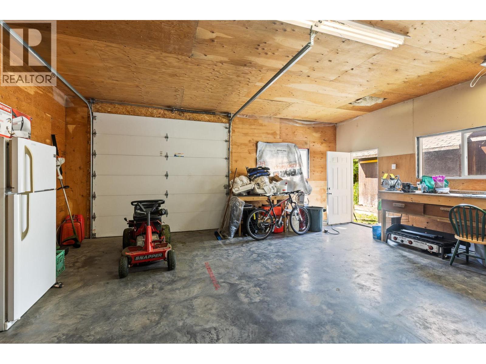 9631 Jensen Road