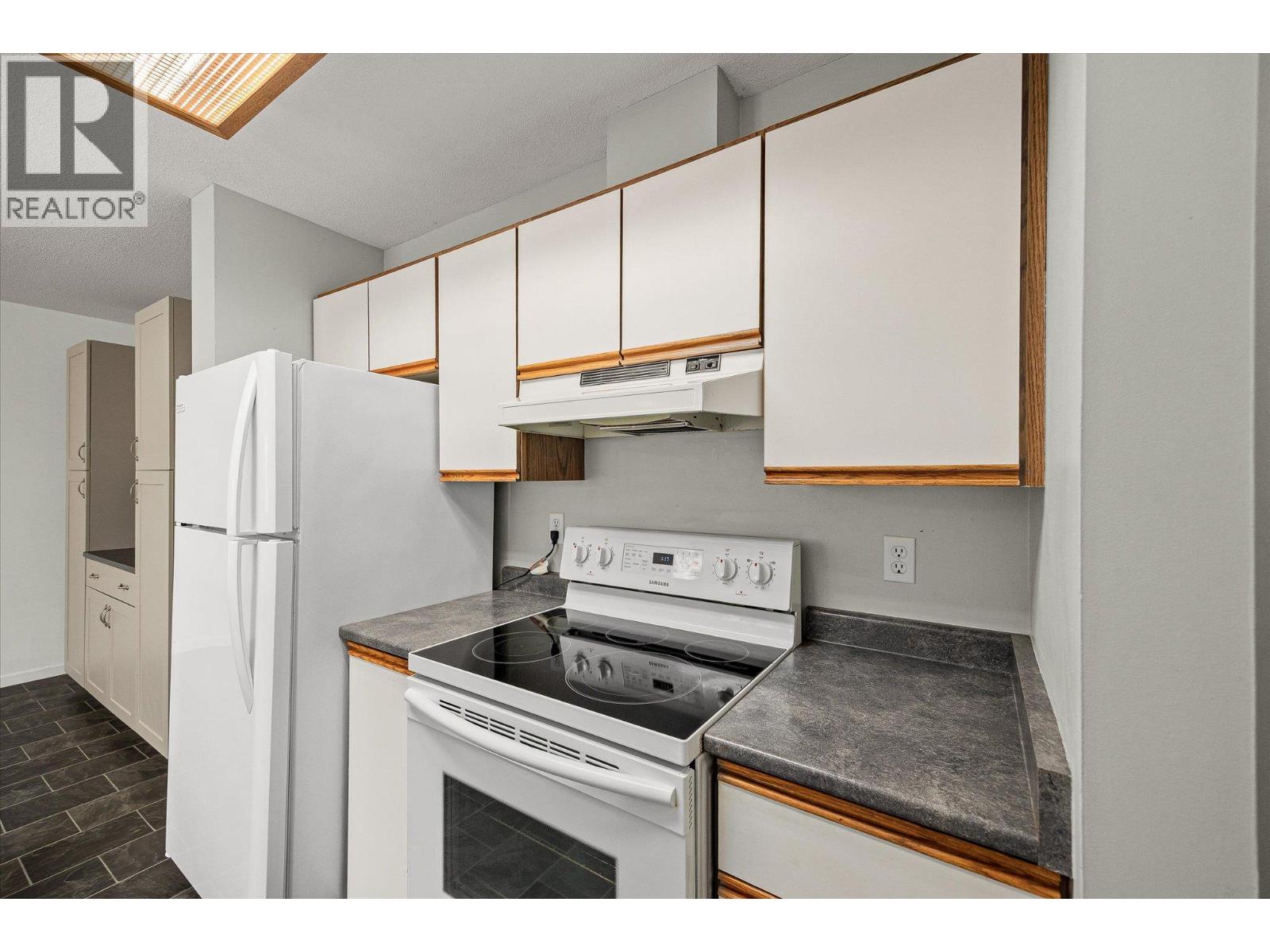 780 Houghton Road Unit# 406
