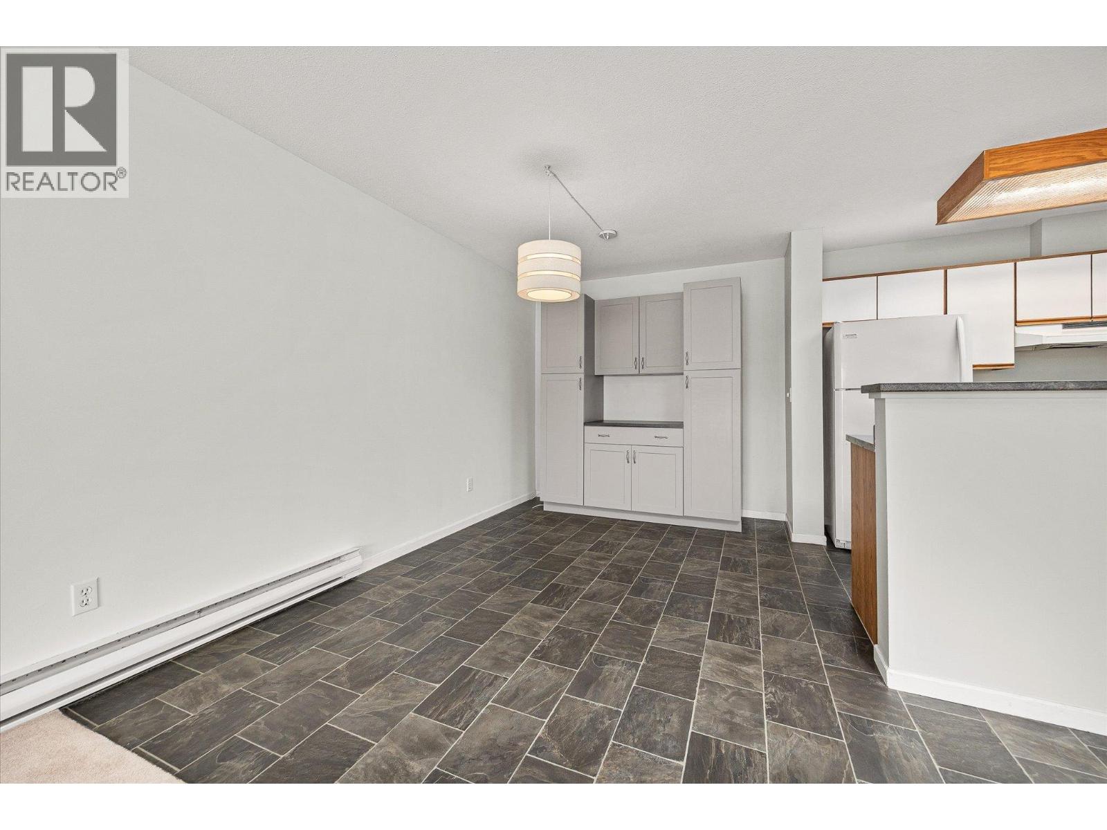 780 Houghton Road Unit# 406