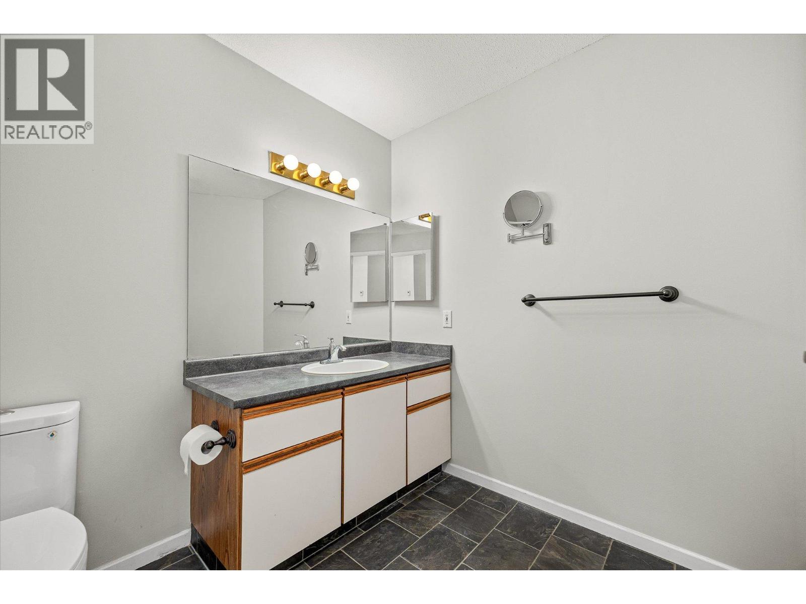 780 Houghton Road Unit# 406