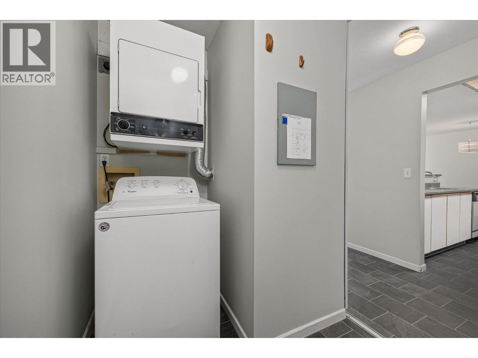 780 Houghton Road Unit# 406