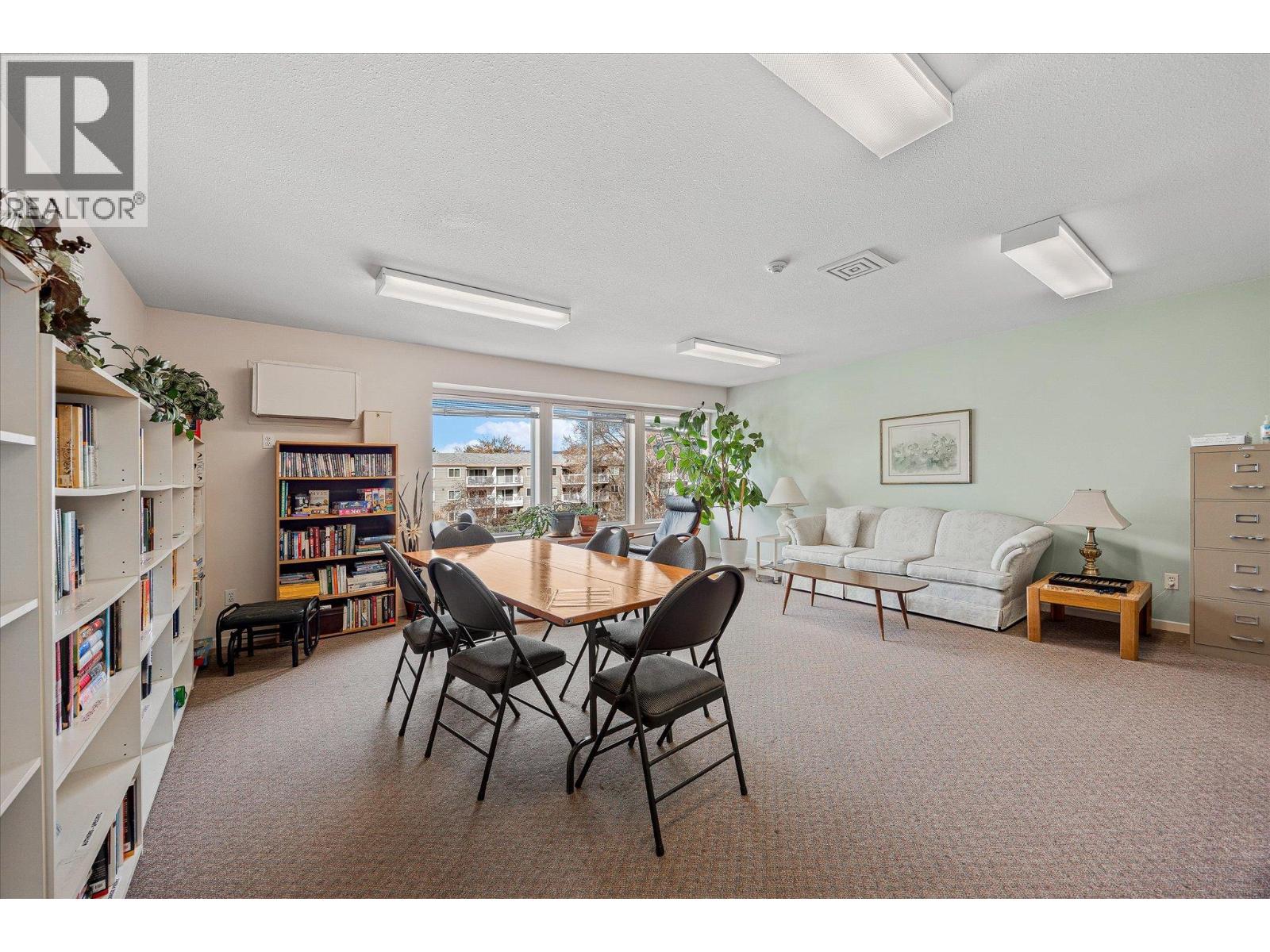 780 Houghton Road Unit# 406