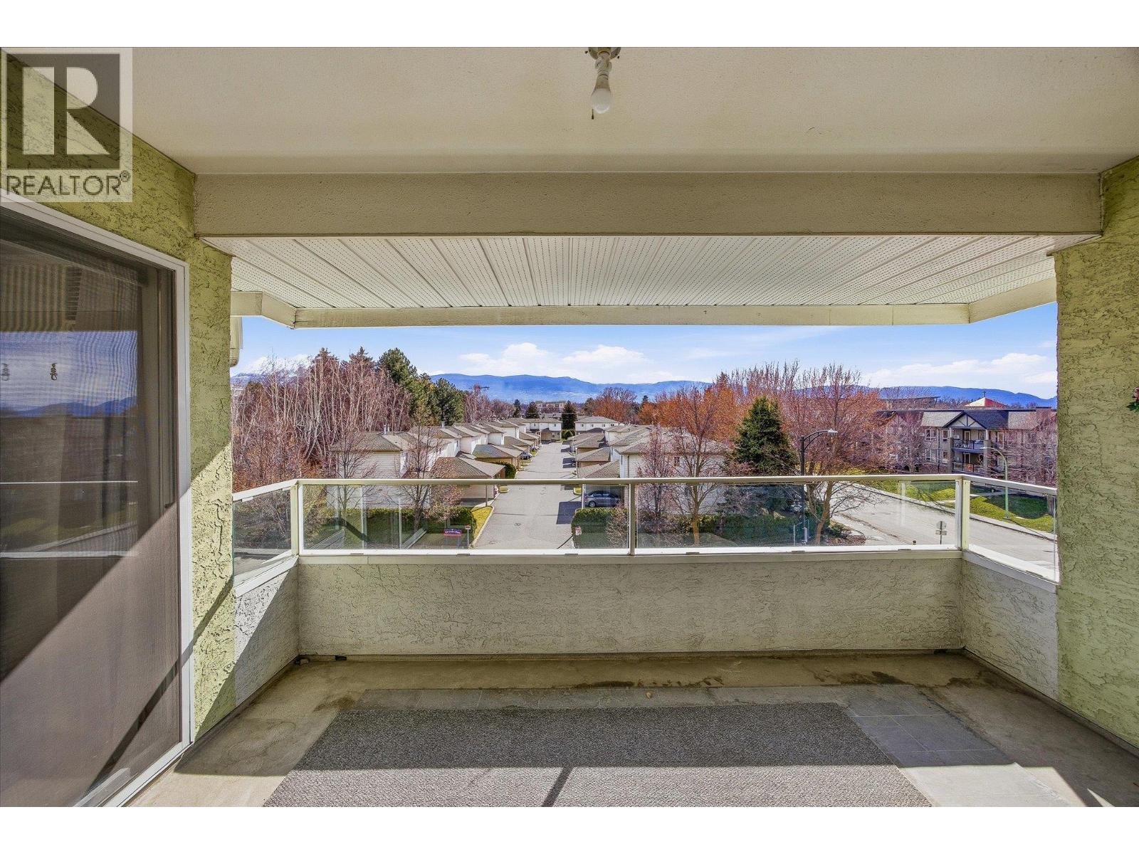 780 Houghton Road Unit# 406