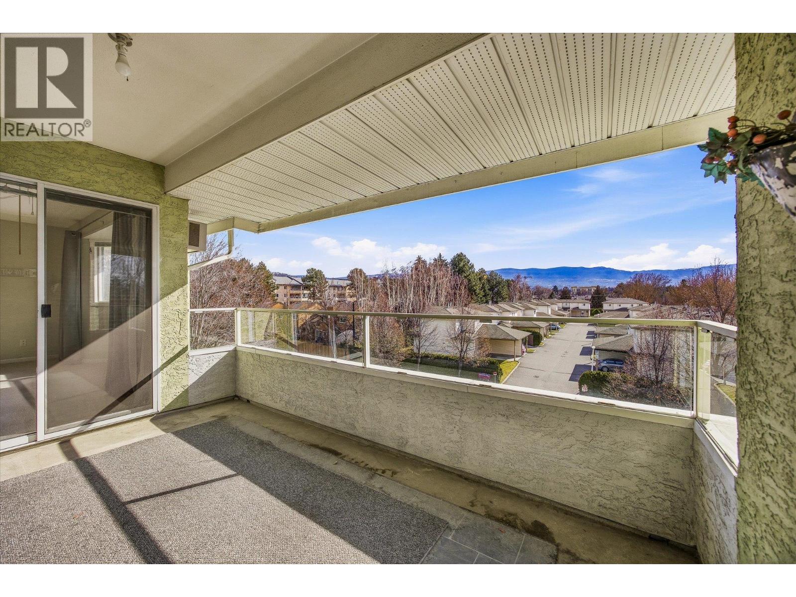 780 Houghton Road Unit# 406