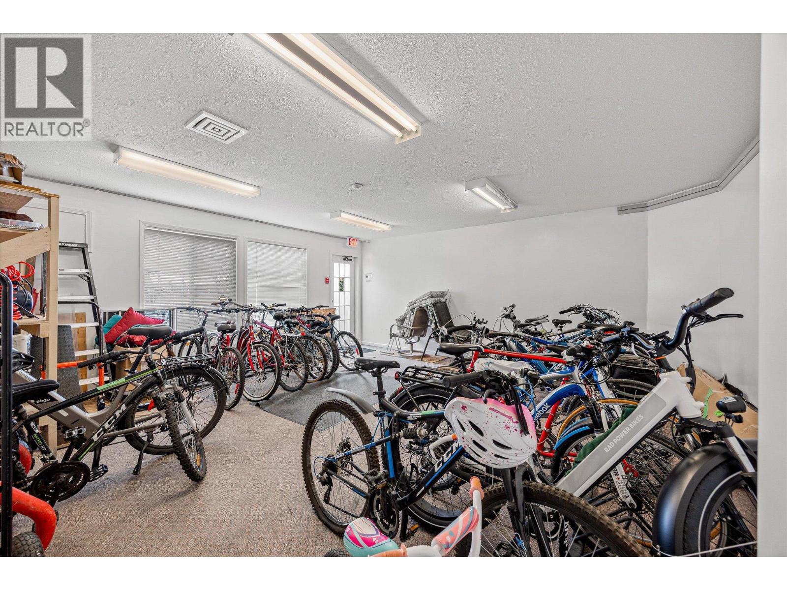 780 Houghton Road Unit# 406