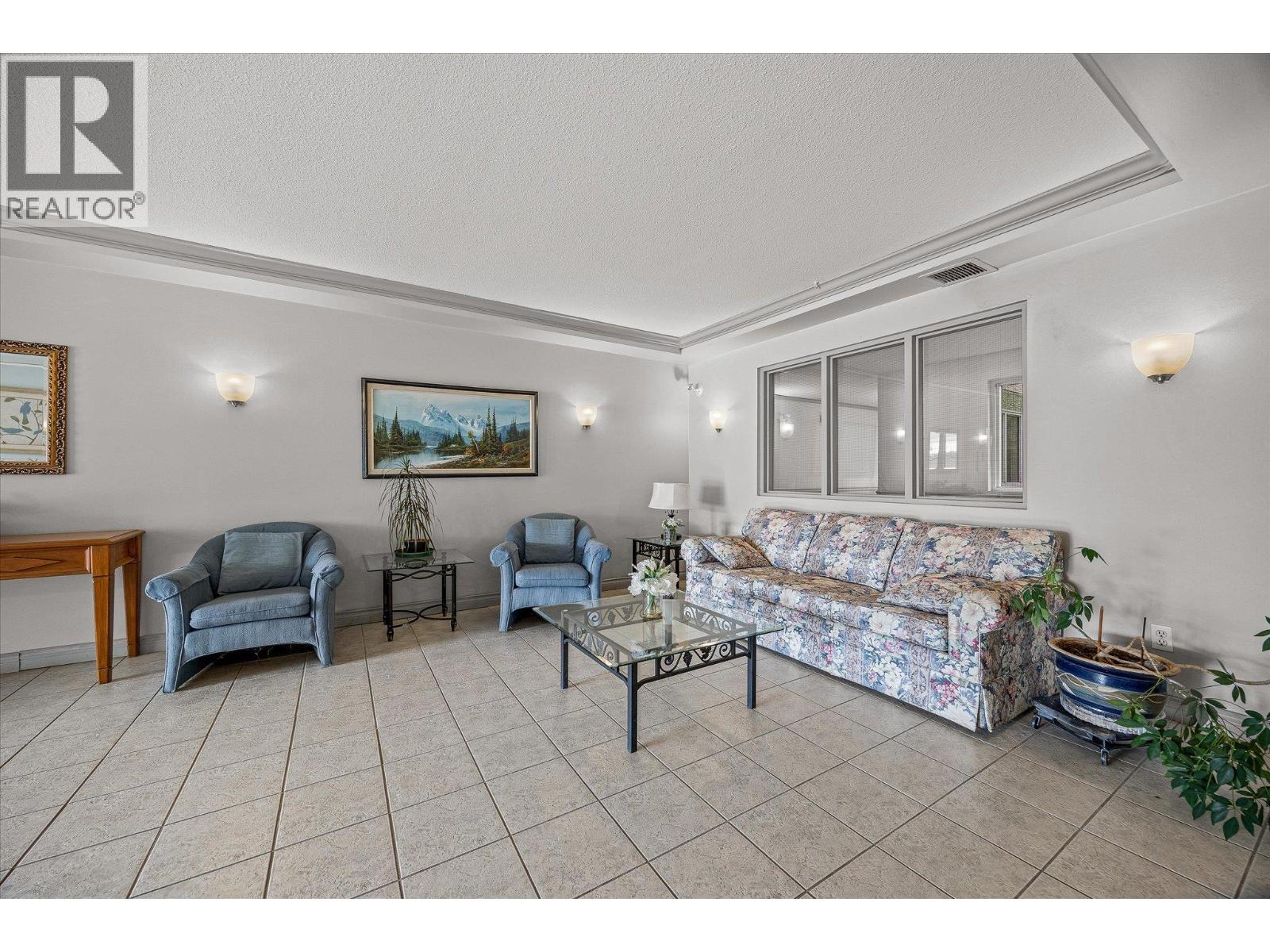 780 Houghton Road Unit# 406