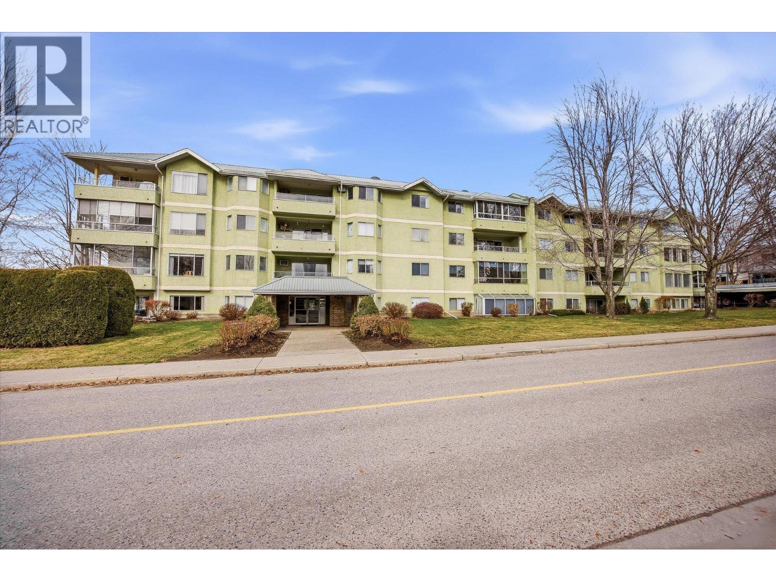 780 Houghton Road Unit# 406